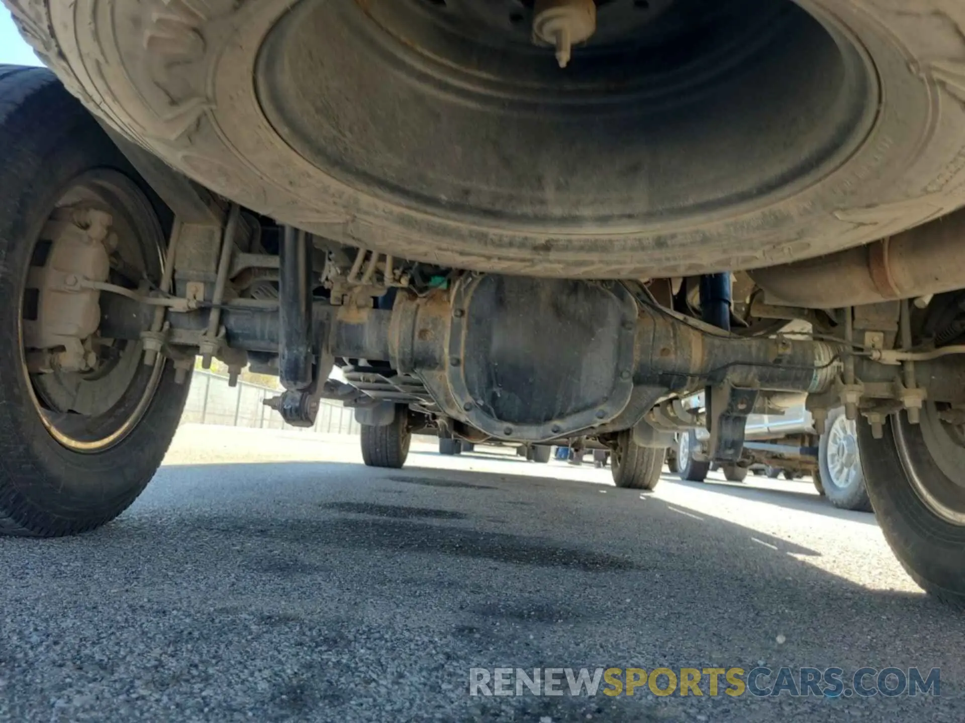 33 Photograph of a damaged car 1FT7W2B67KEE26641 FORD F250 2019