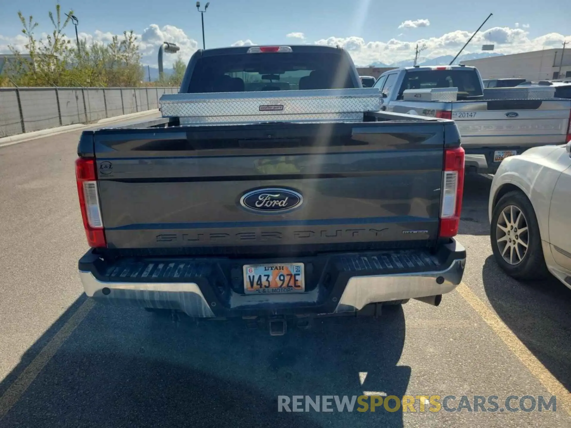 5 Photograph of a damaged car 1FT7W2B67KEE26641 FORD F250 2019