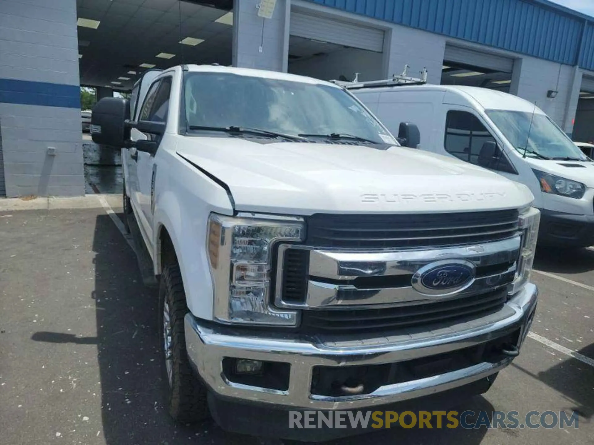 10 Фотография поврежденного автомобиля 1FT7W2B6XKEG11413 FORD F250 2019