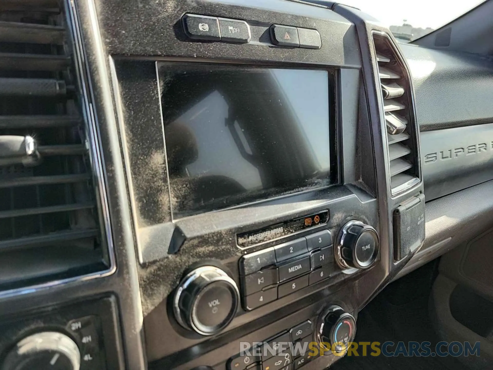 1 Photograph of a damaged car 1FT7W2BT0KEC81514 FORD F250 2019
