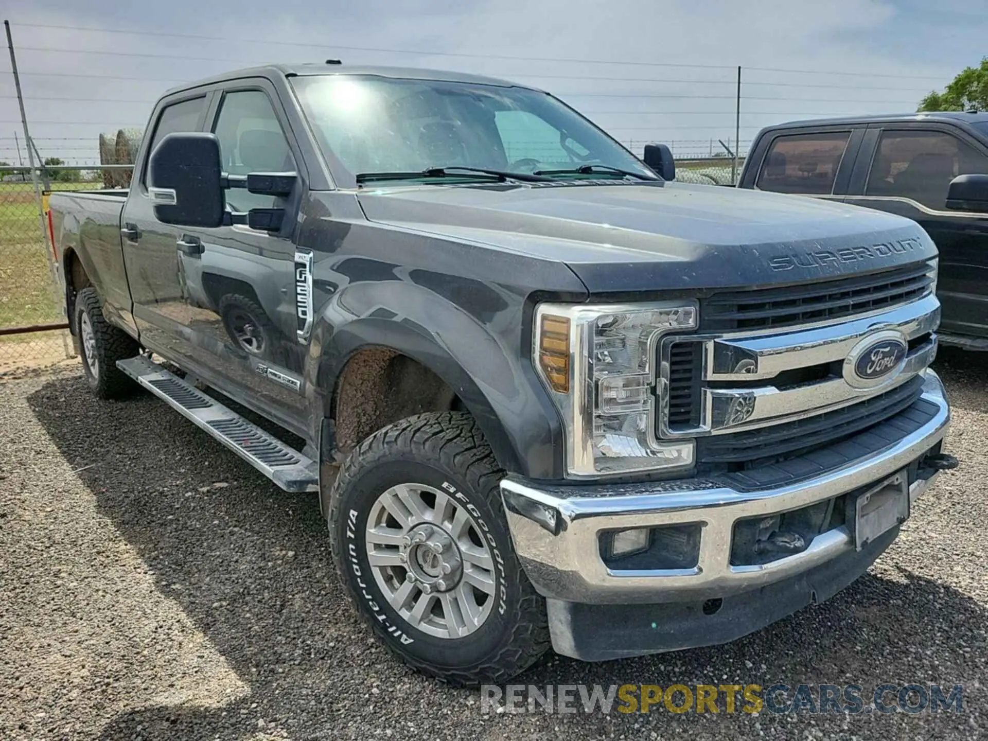 28 Photograph of a damaged car 1FT7W2BT0KEC81514 FORD F250 2019