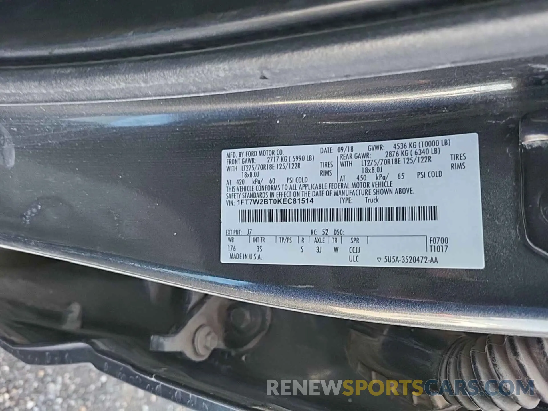 32 Photograph of a damaged car 1FT7W2BT0KEC81514 FORD F250 2019