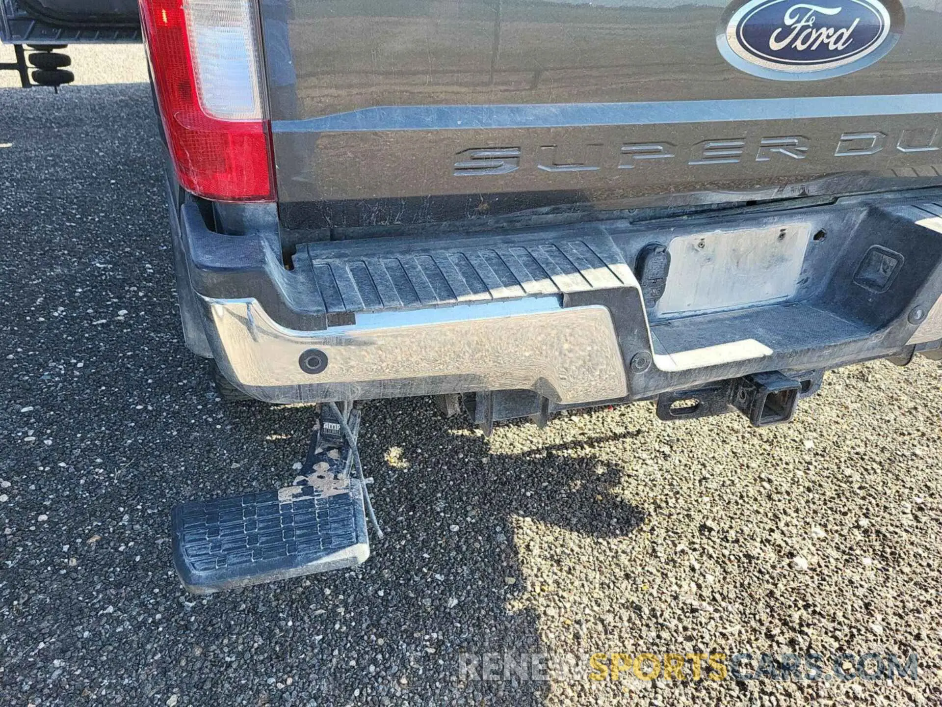 33 Photograph of a damaged car 1FT7W2BT0KEC81514 FORD F250 2019