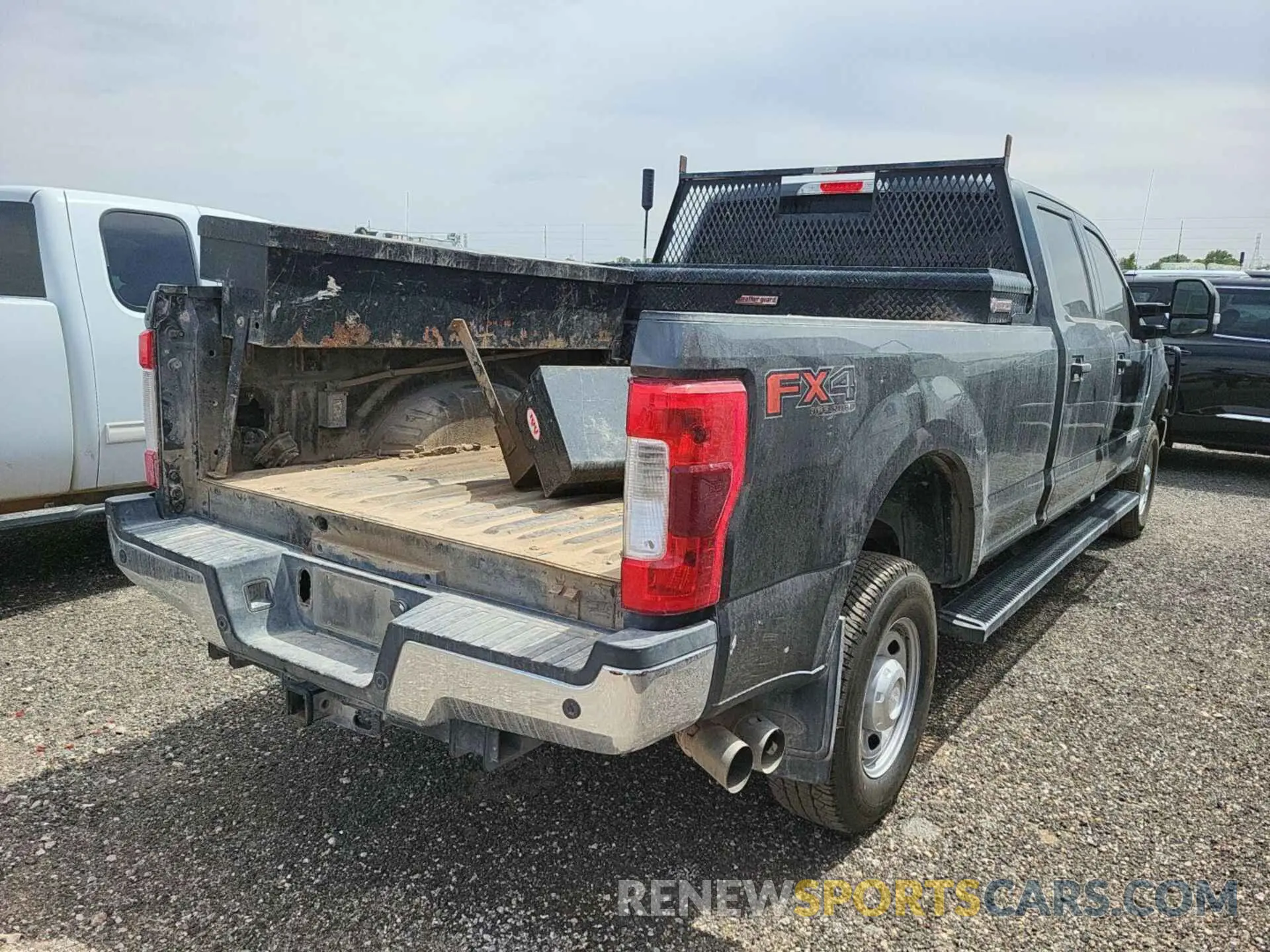 11 Фотография поврежденного автомобиля 1FT7W2BT1KEF25400 FORD F250 2019