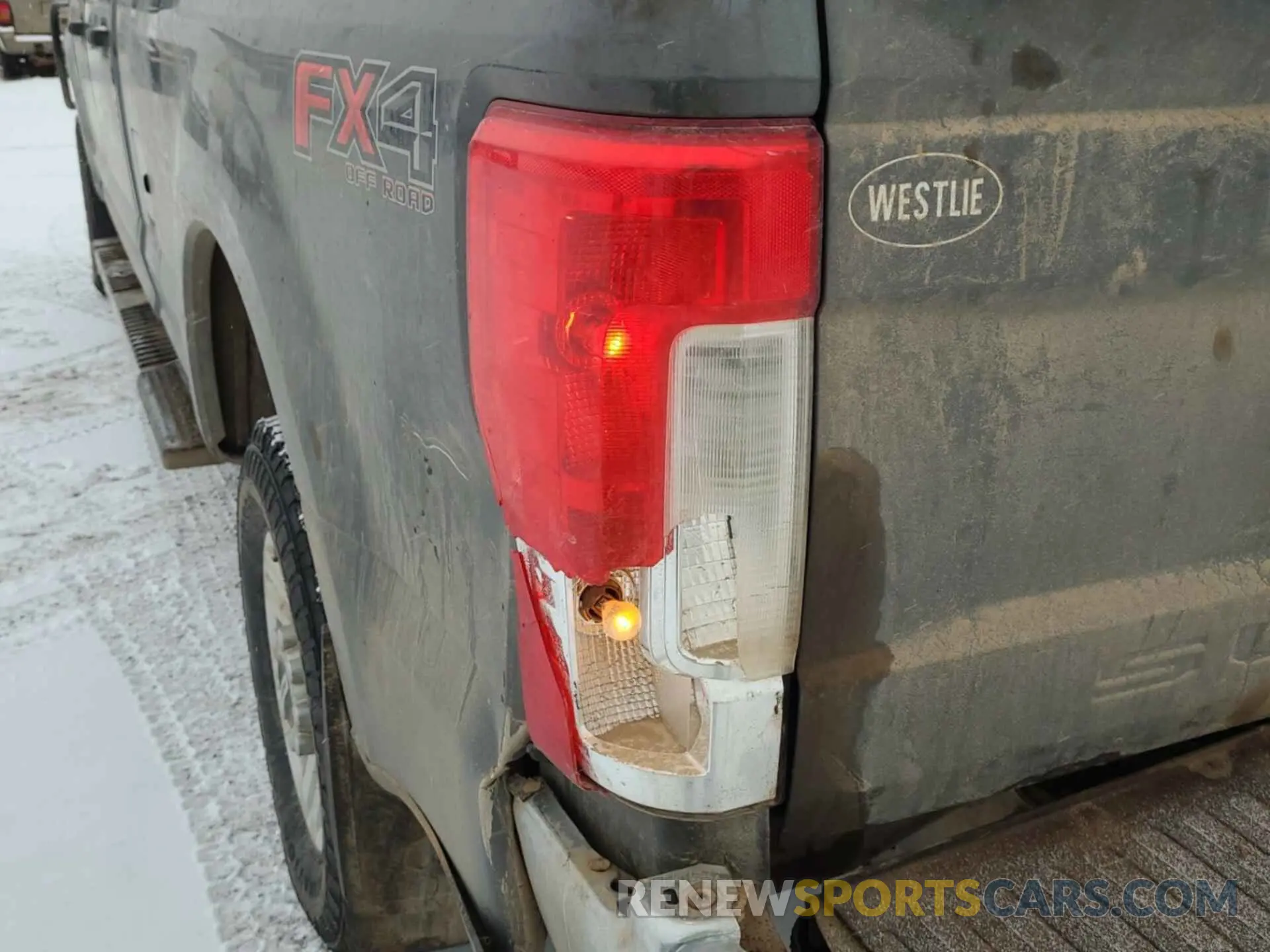 15 Photograph of a damaged car 1FT7W2BT3KEC61743 FORD F250 2019