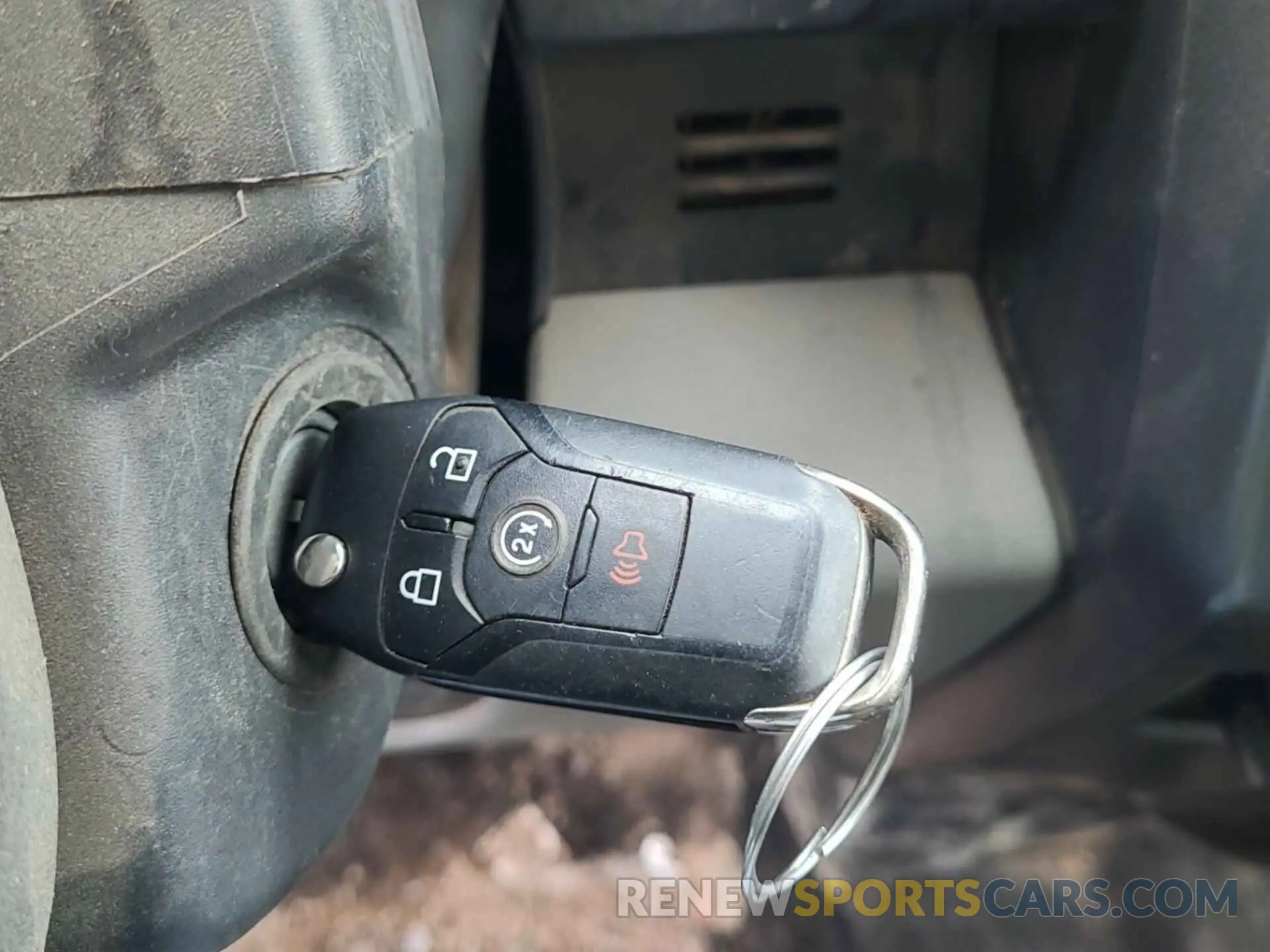 32 Photograph of a damaged car 1FT7W2BT3KEC61743 FORD F250 2019