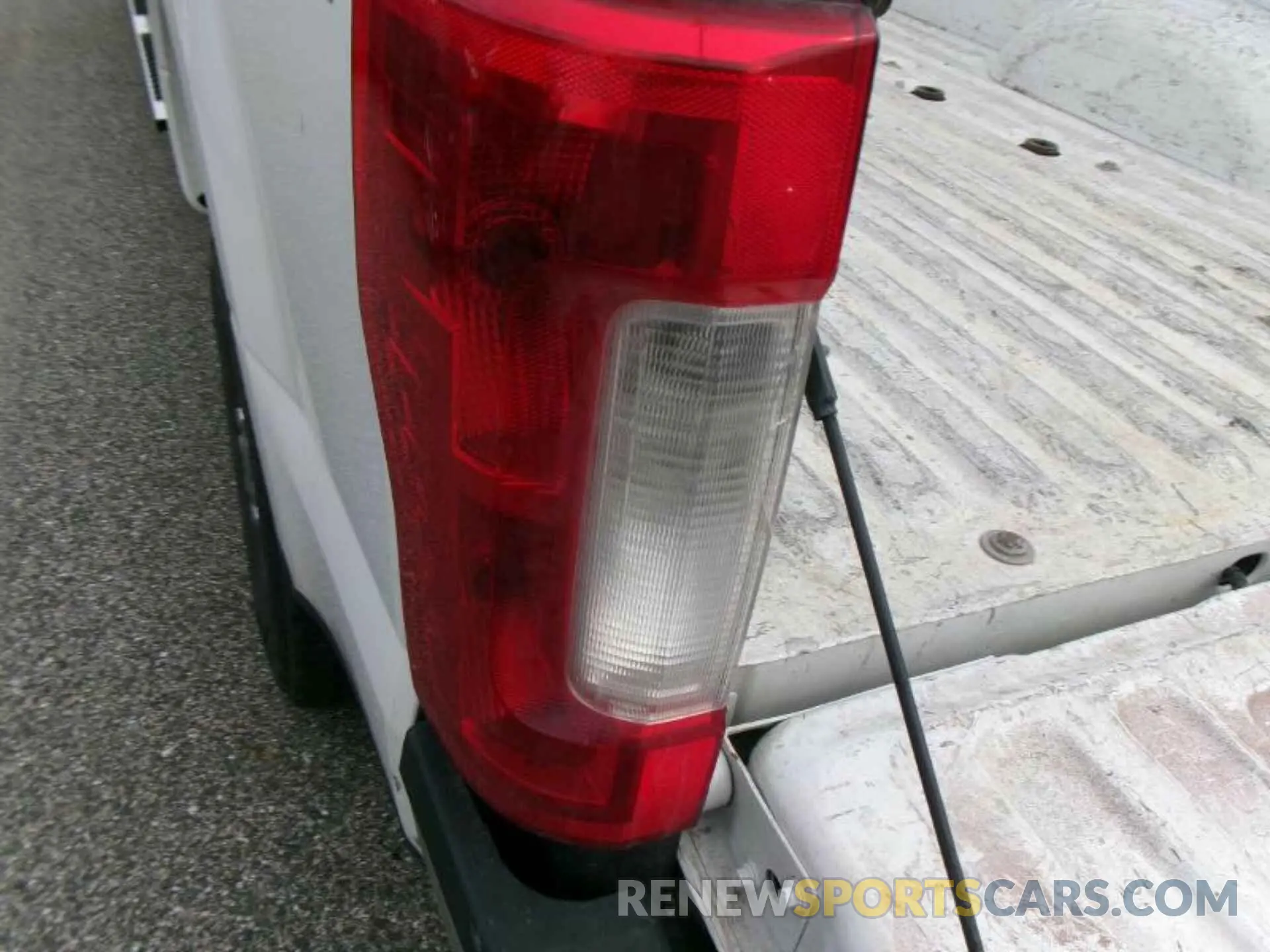 10 Photograph of a damaged car 1FT7W2BT3KEC66974 FORD F250 2019