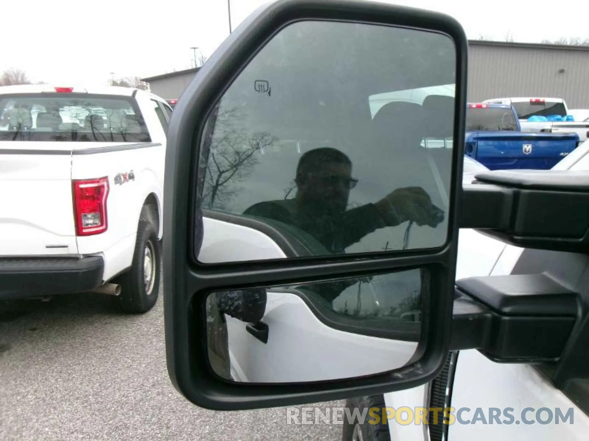 24 Photograph of a damaged car 1FT7W2BT3KEC66974 FORD F250 2019
