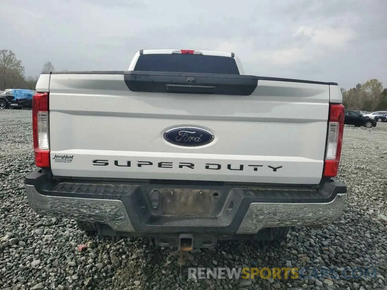 6 Photograph of a damaged car 1FT7W2BT4KEC35927 FORD F250 2019