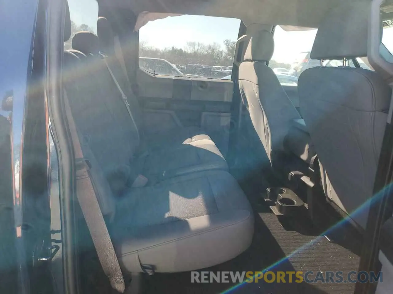 11 Photograph of a damaged car 1FT7W2BT6KEG20292 FORD F250 2019