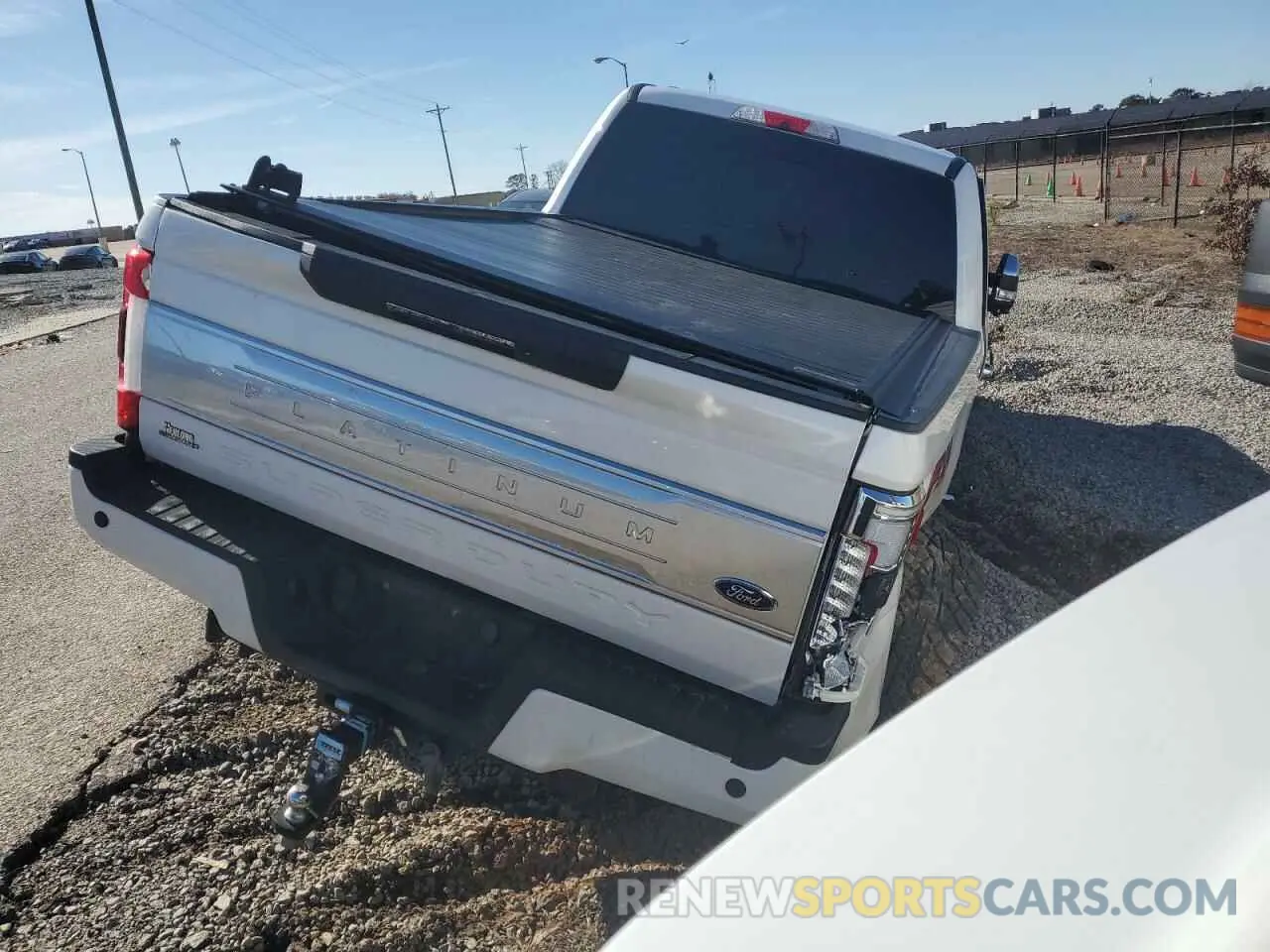 4 Photograph of a damaged car 1FT7W2BT8KED23301 FORD F250 2019