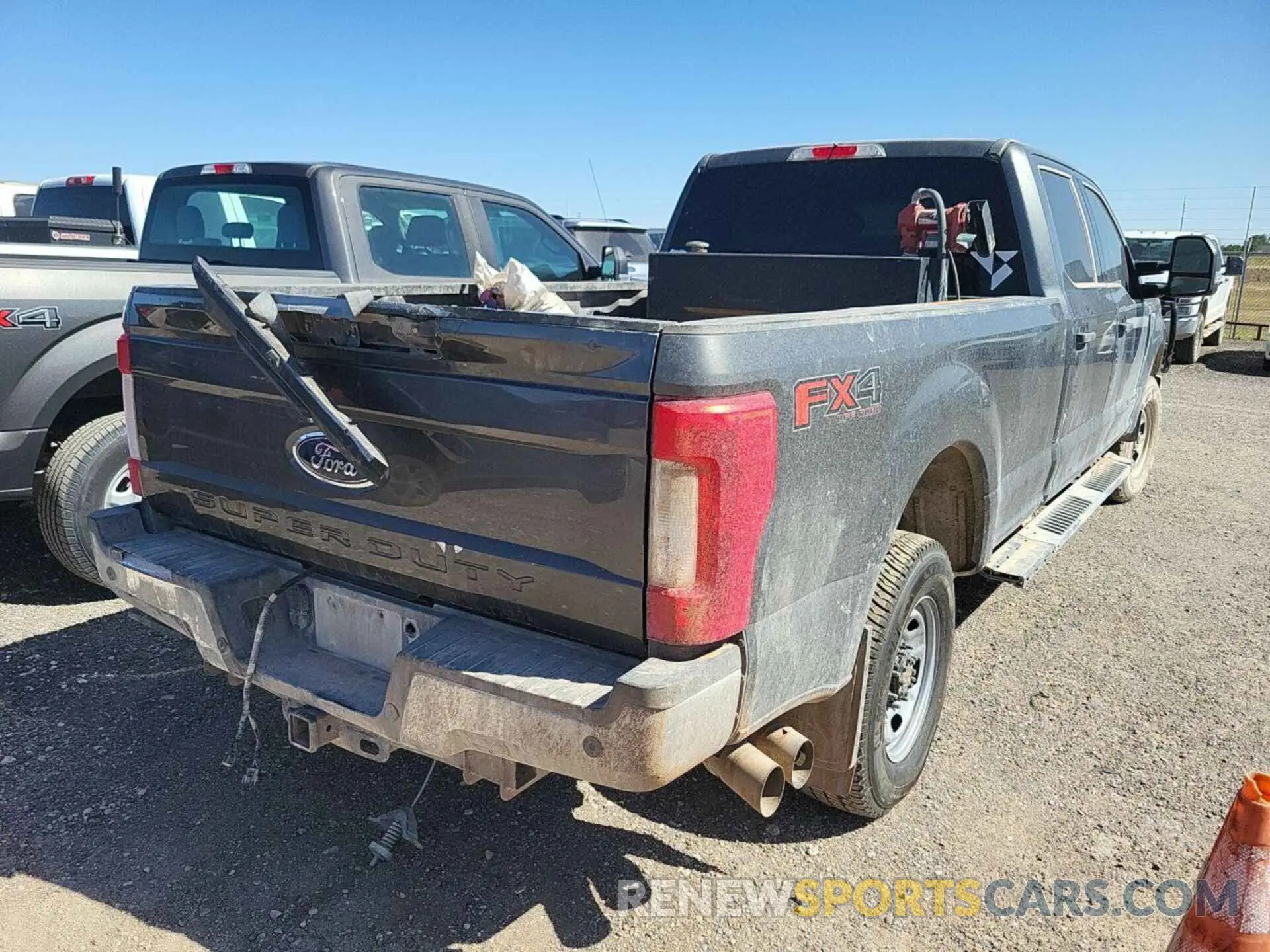 10 Photograph of a damaged car 1FT7W2BT9KEC61729 FORD F250 2019