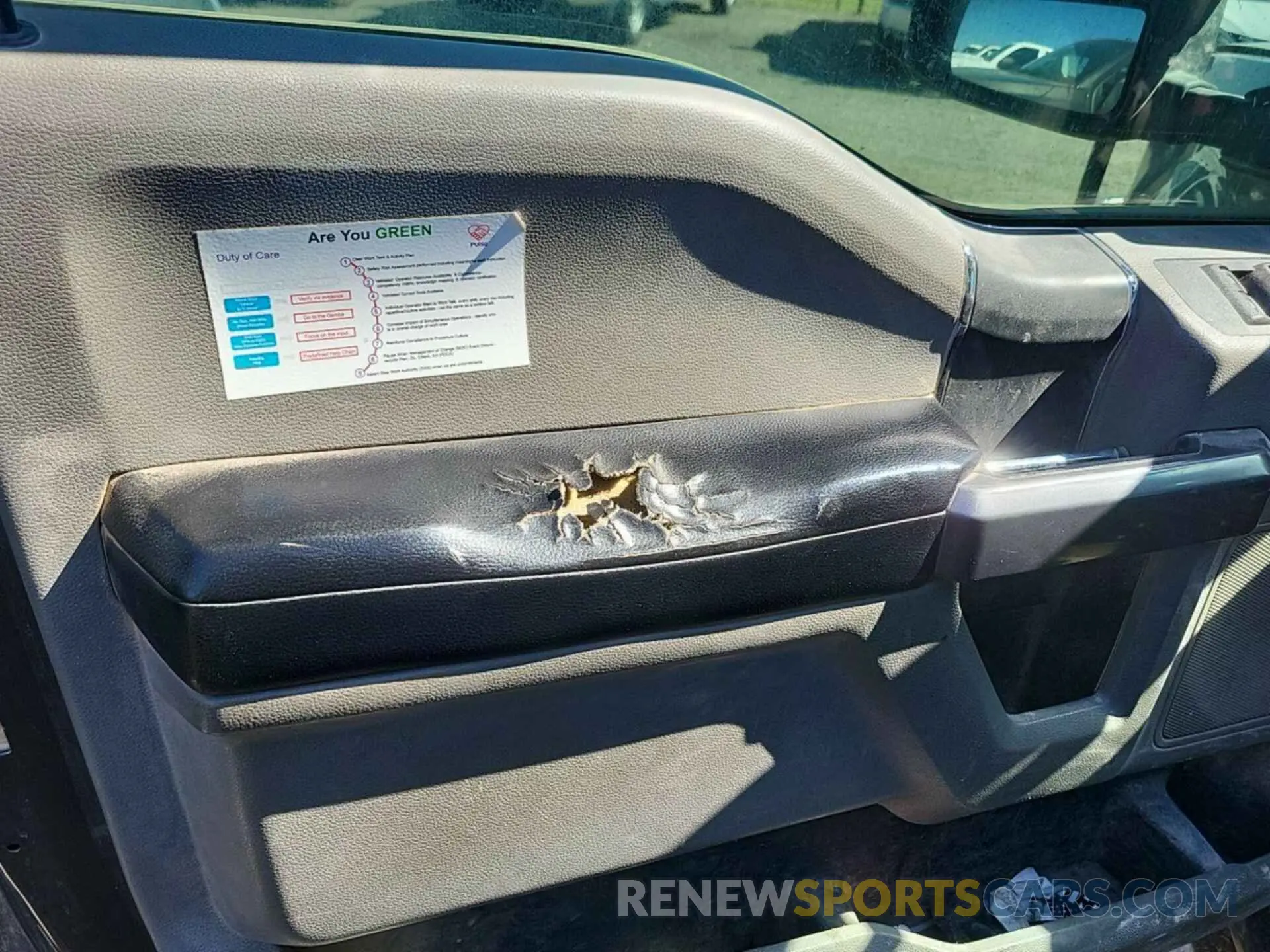 17 Photograph of a damaged car 1FT7W2BT9KEC61729 FORD F250 2019