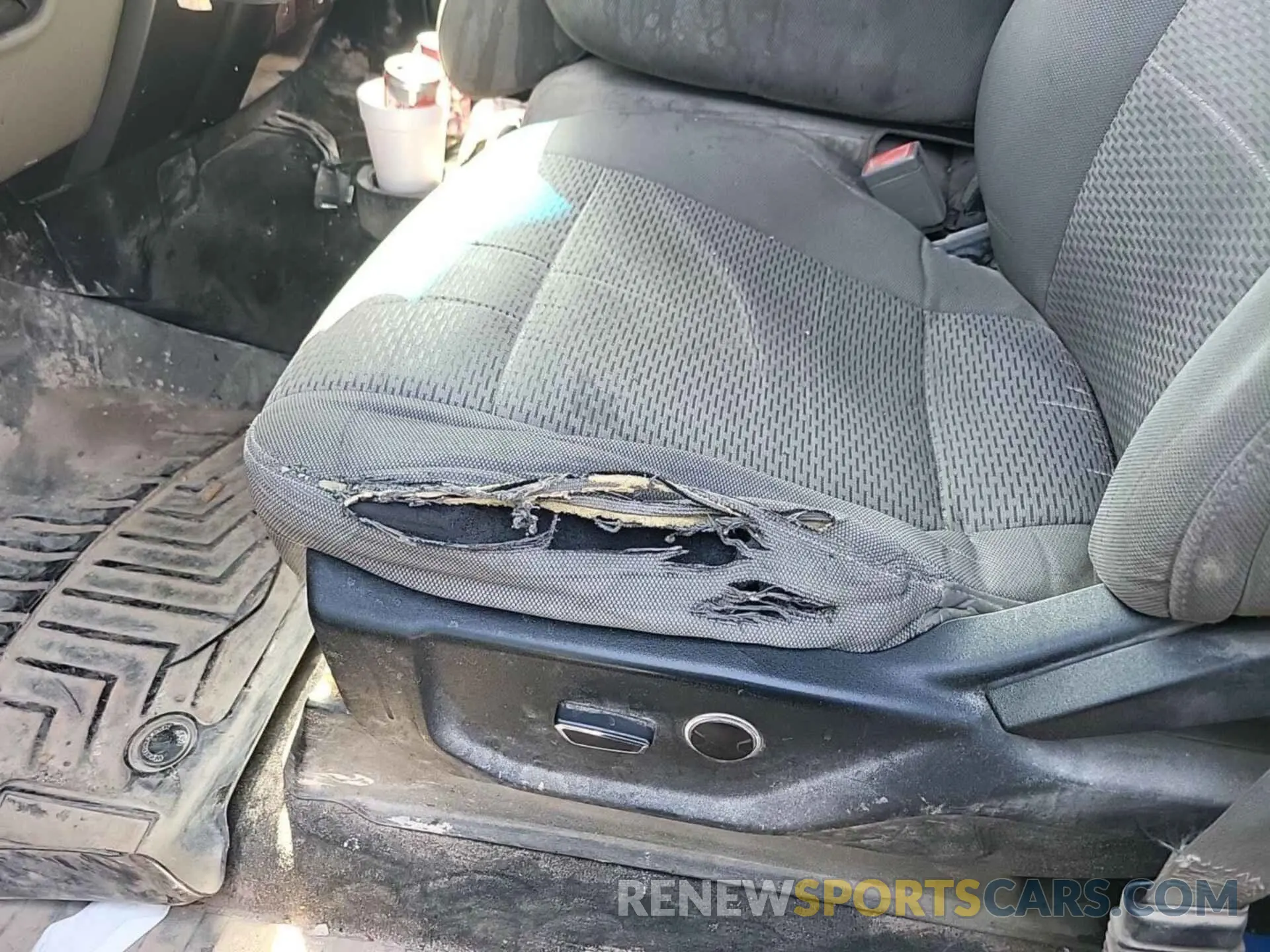 21 Photograph of a damaged car 1FT7W2BT9KEC61729 FORD F250 2019