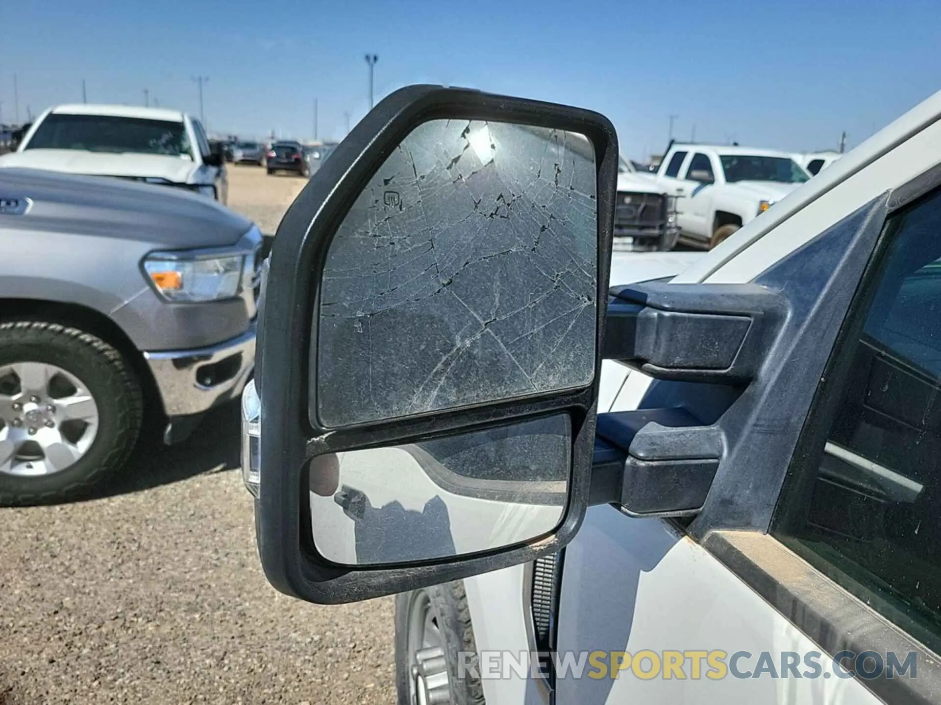 13 Photograph of a damaged car 1FT7X2A60KEE53324 FORD F250 2019