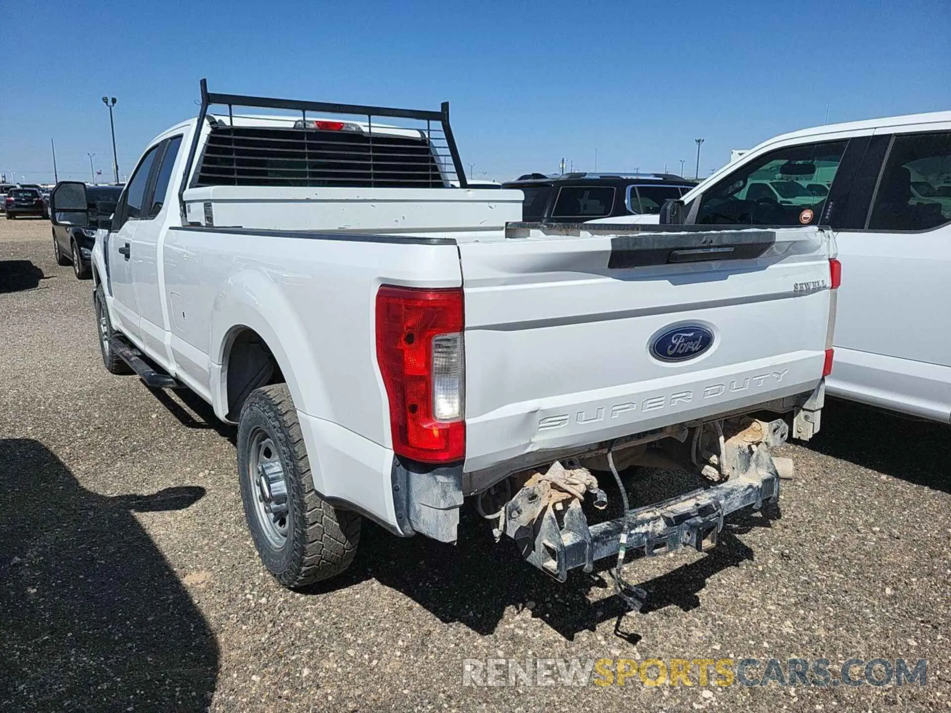 15 Photograph of a damaged car 1FT7X2A60KEE53324 FORD F250 2019