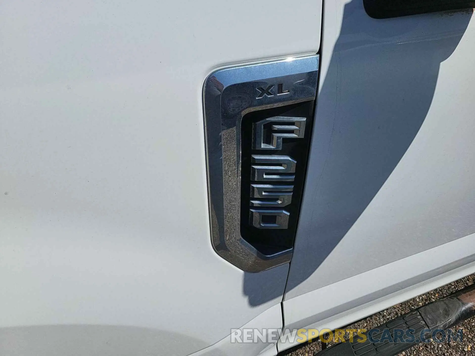 8 Photograph of a damaged car 1FT7X2A60KEE53324 FORD F250 2019