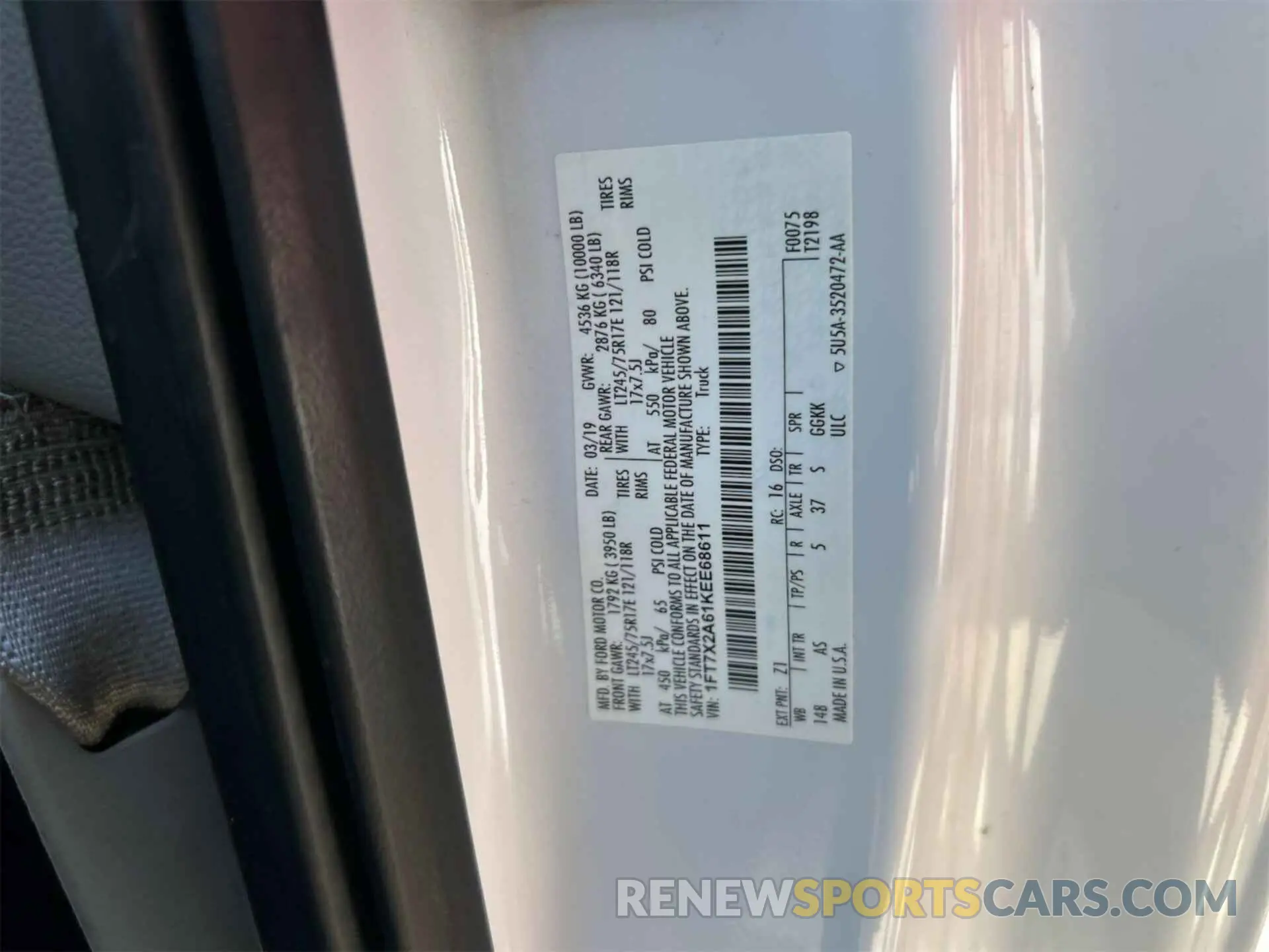 1 Photograph of a damaged car 1FT7X2A61KEE68611 FORD F250 2019