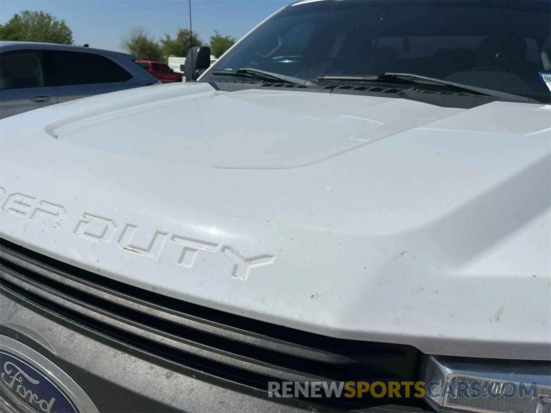 18 Photograph of a damaged car 1FT7X2A61KEE68611 FORD F250 2019
