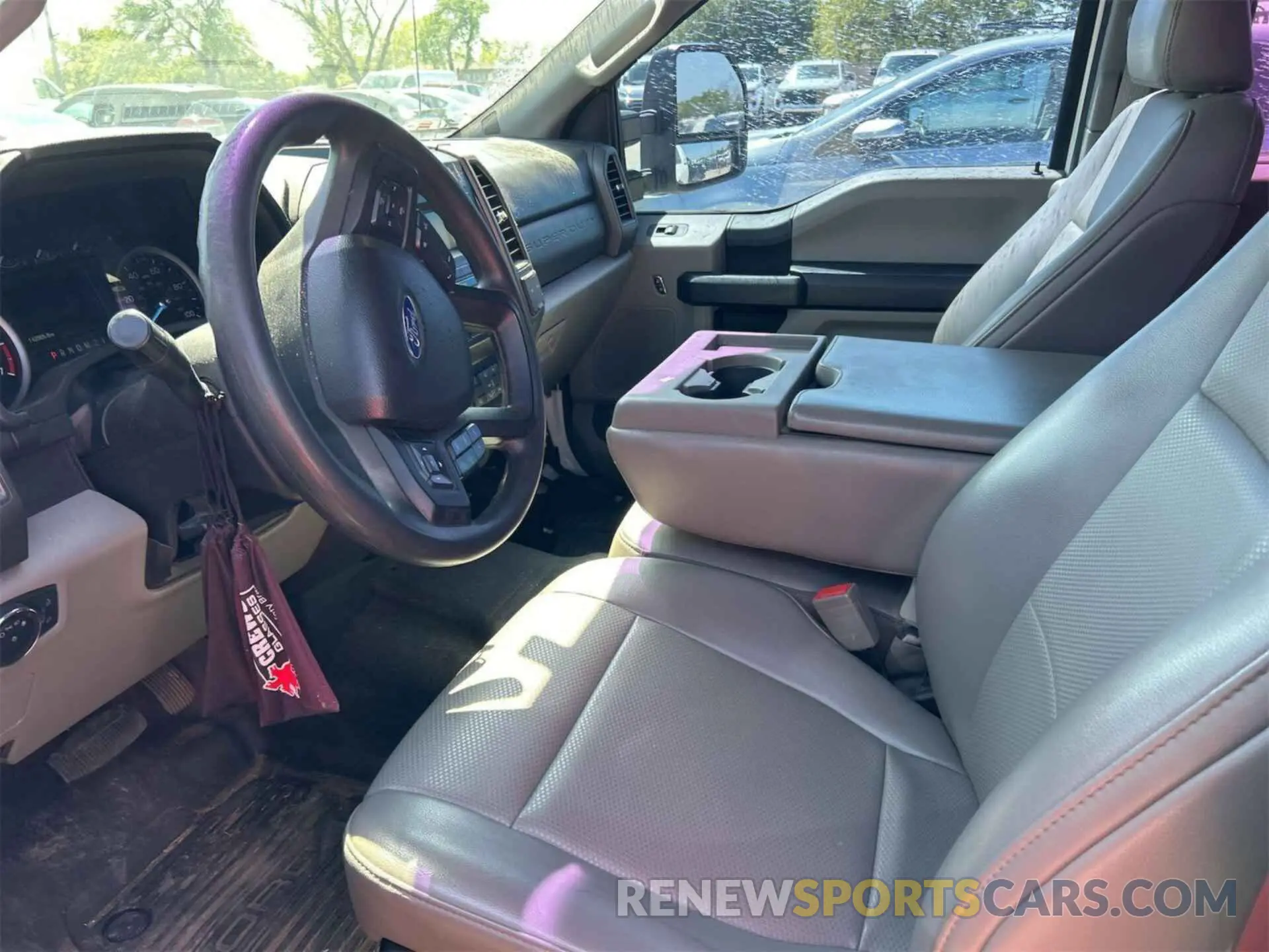 2 Photograph of a damaged car 1FT7X2A61KEE68611 FORD F250 2019