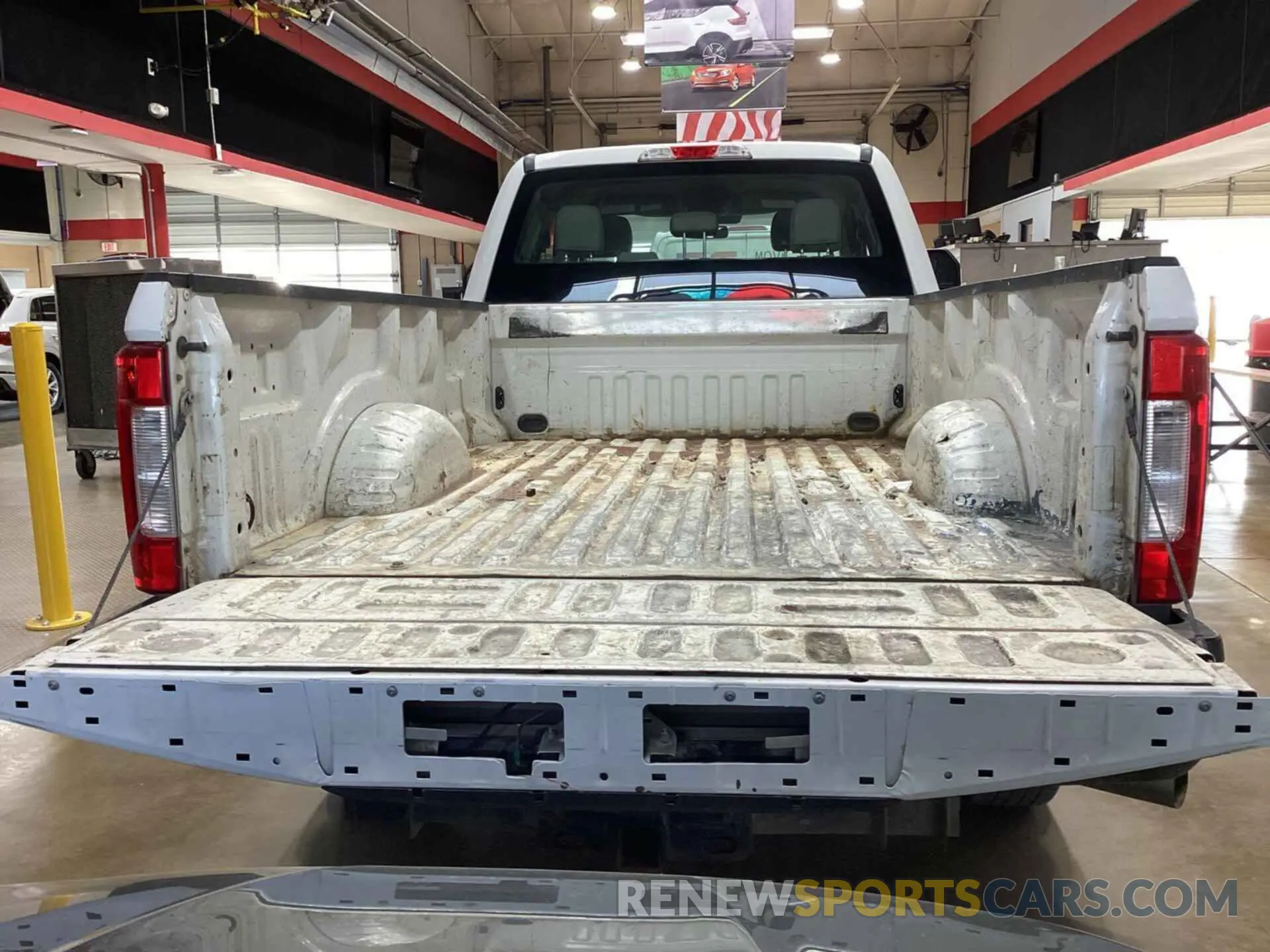 21 Photograph of a damaged car 1FT7X2A62KEC83984 FORD F250 2019