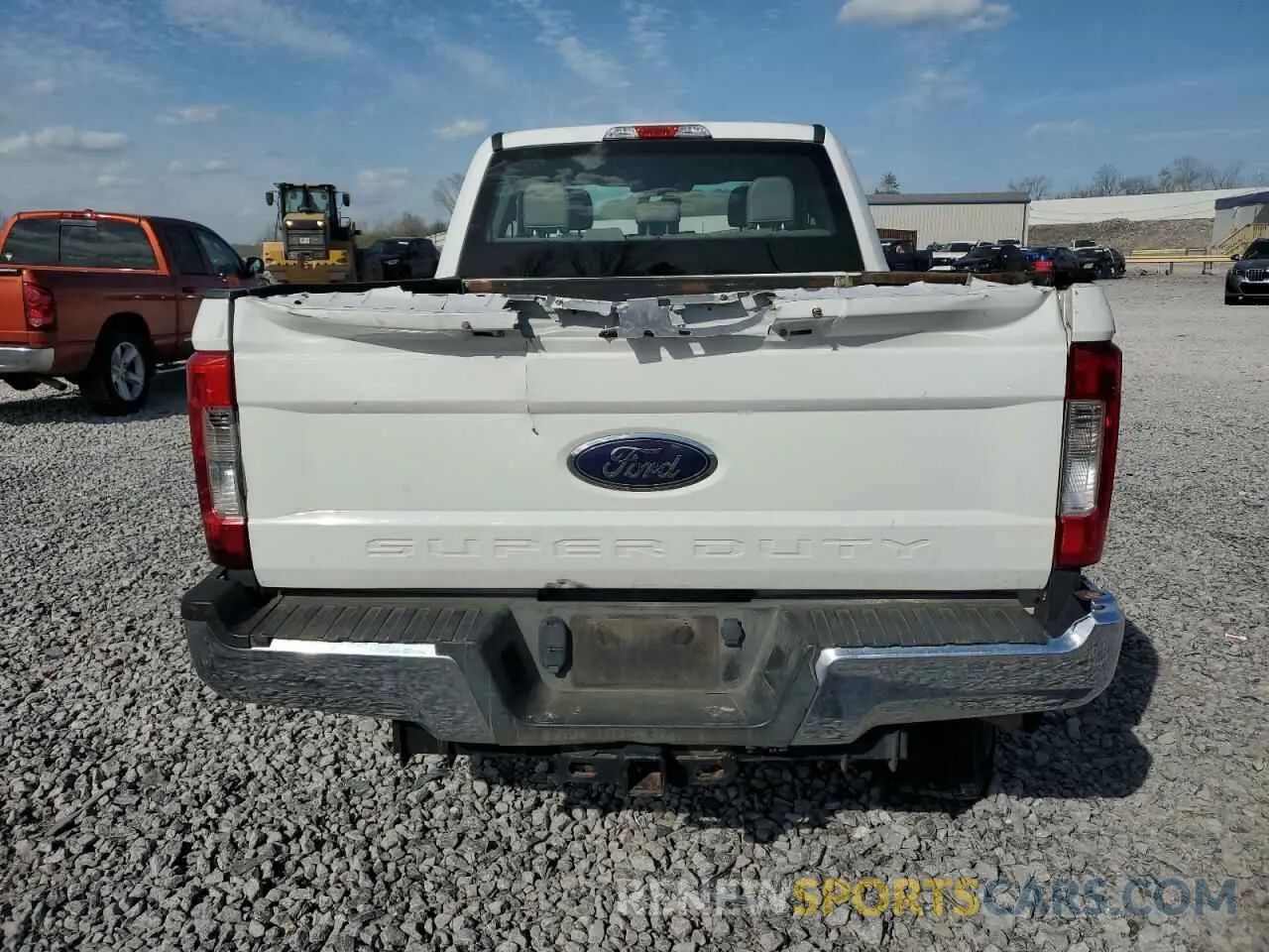 6 Photograph of a damaged car 1FT7X2B61KEG32082 FORD F250 2019