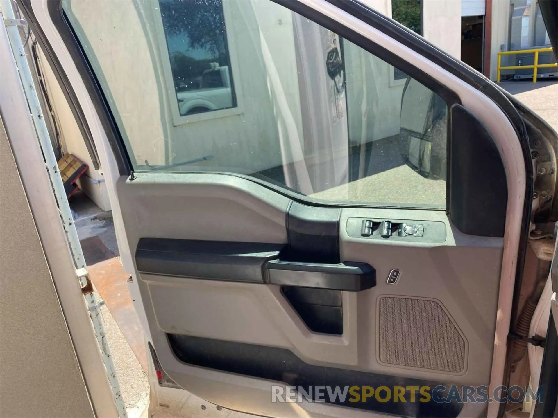 30 Photograph of a damaged car 1FT7X2B64KEC45302 FORD F250 2019