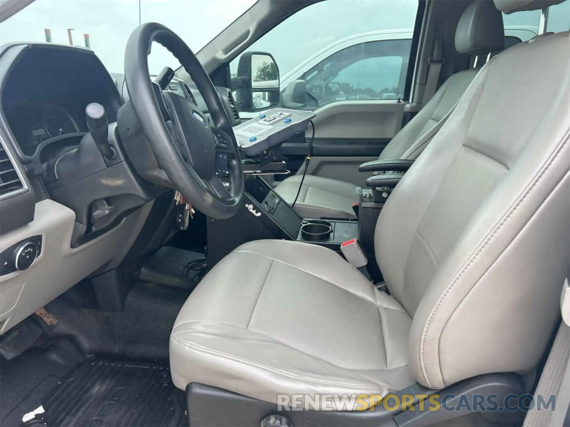14 Photograph of a damaged car 1FT7X2B64KEE59707 FORD F250 2019
