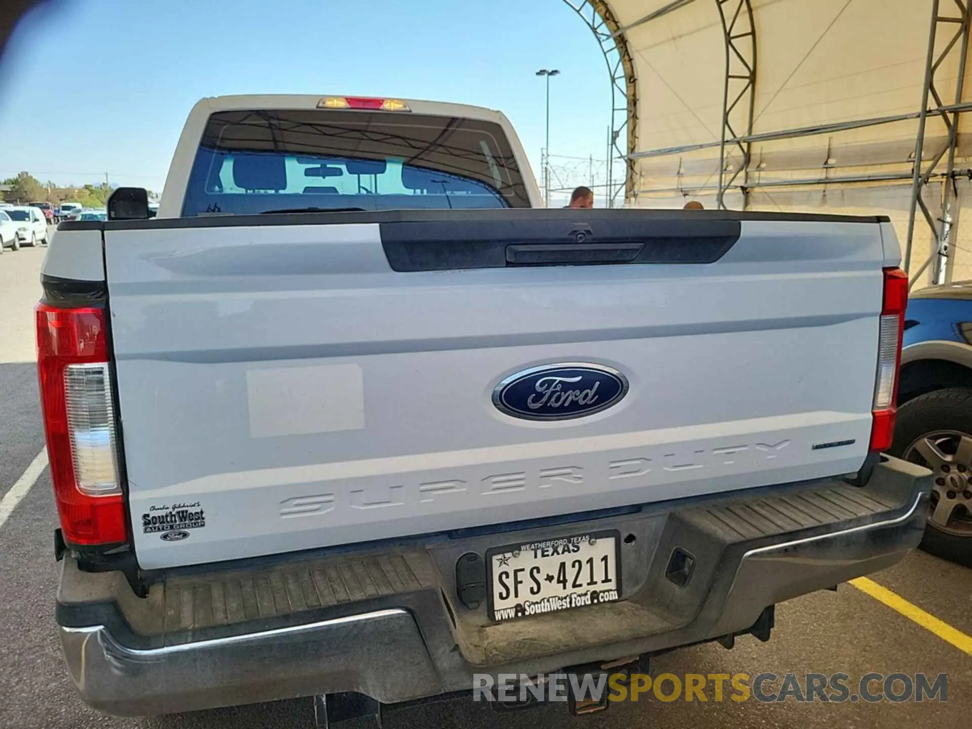 14 Photograph of a damaged car 1FT7X2B66KEF57461 FORD F250 2019