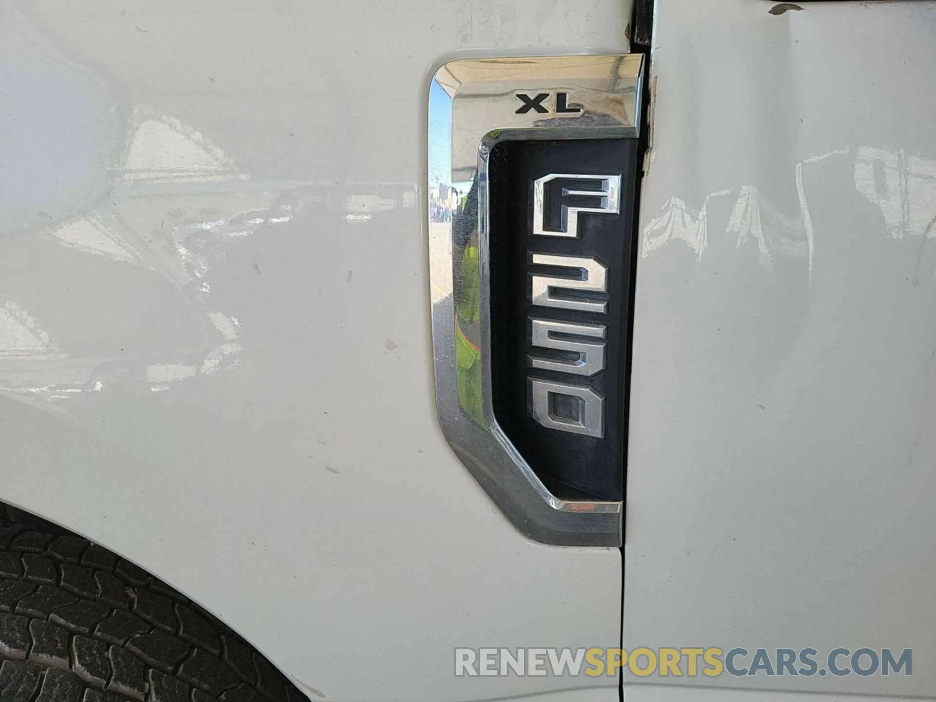 28 Photograph of a damaged car 1FT7X2B66KEF57461 FORD F250 2019