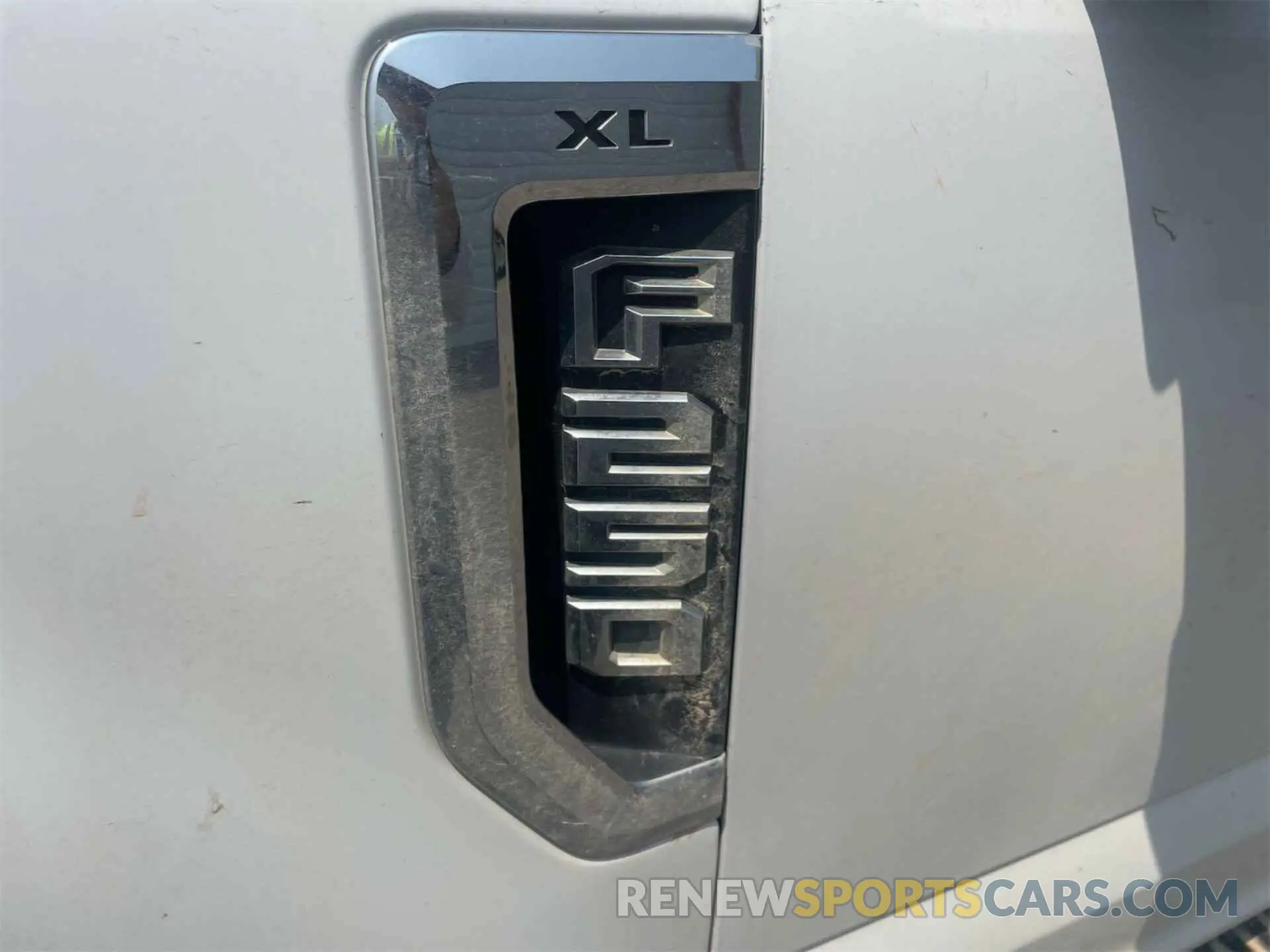 28 Photograph of a damaged car 1FT7X2B68KEF83088 FORD F250 2019