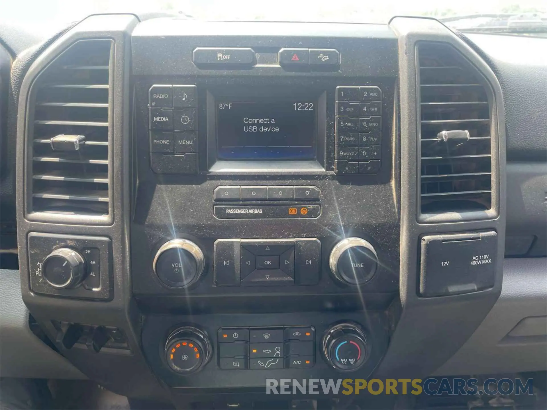 4 Photograph of a damaged car 1FT7X2B68KEF83088 FORD F250 2019