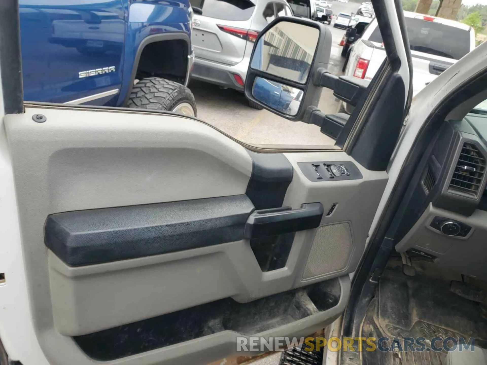 20 Photograph of a damaged car 1FT7X2B6XKEG11621 FORD F250 2019