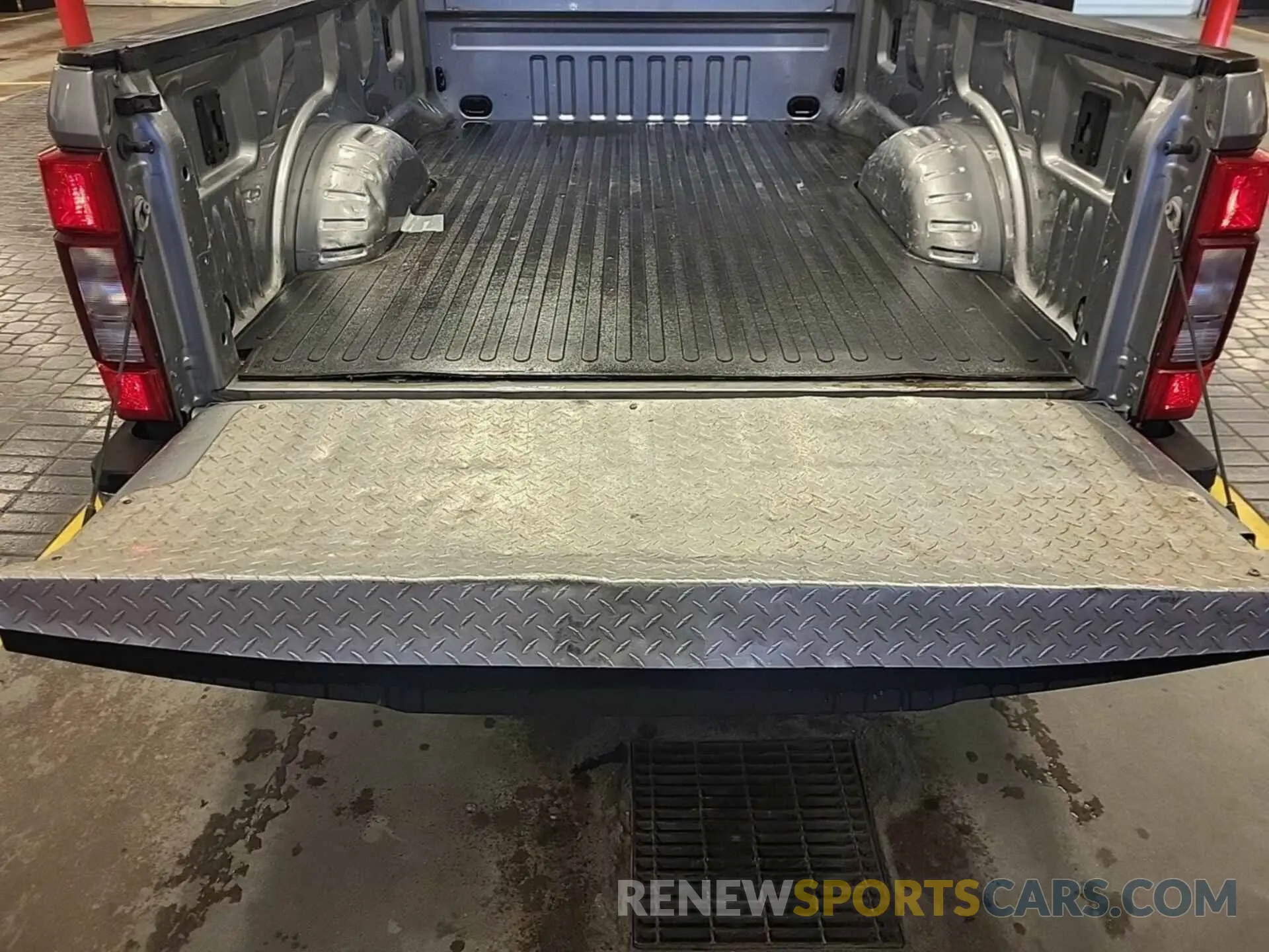 23 Photograph of a damaged car 1FT7W2B68LED71019 FORD F250 2020