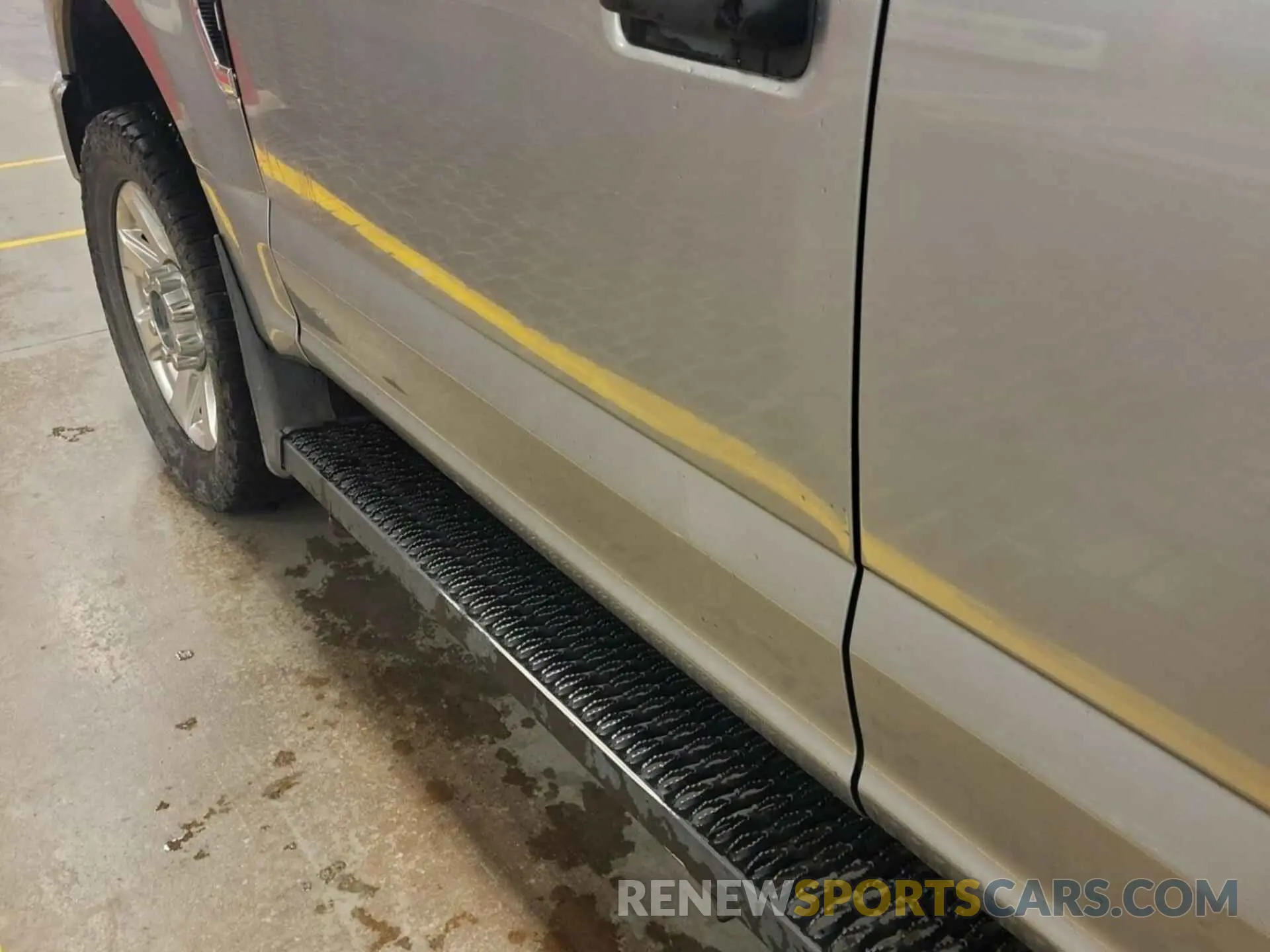 24 Photograph of a damaged car 1FT7W2B68LED71019 FORD F250 2020