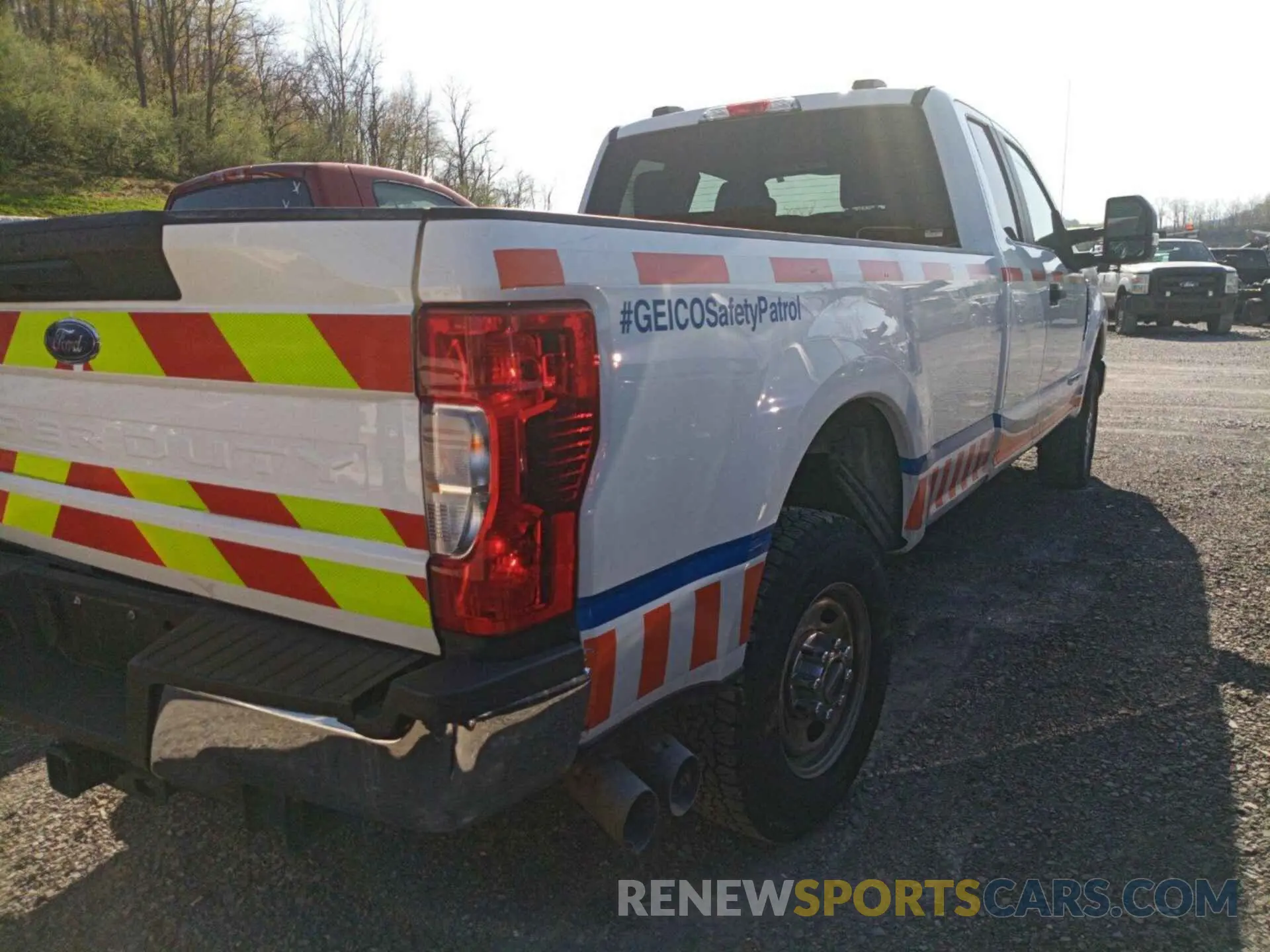 15 Photograph of a damaged car 1FT7X2BT6LEE50448 FORD F250 2020