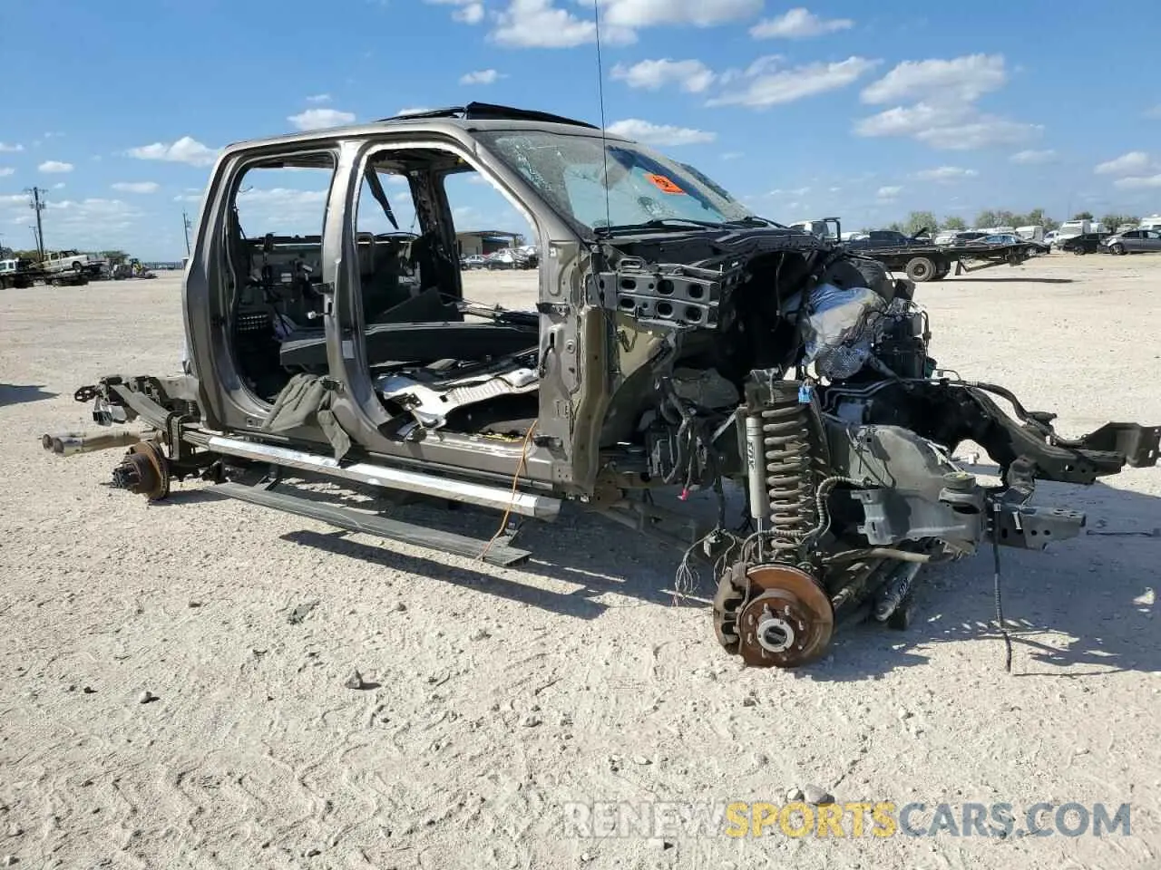 4 Photograph of a damaged car 1FT8W2BT3LED61816 FORD F250 2020