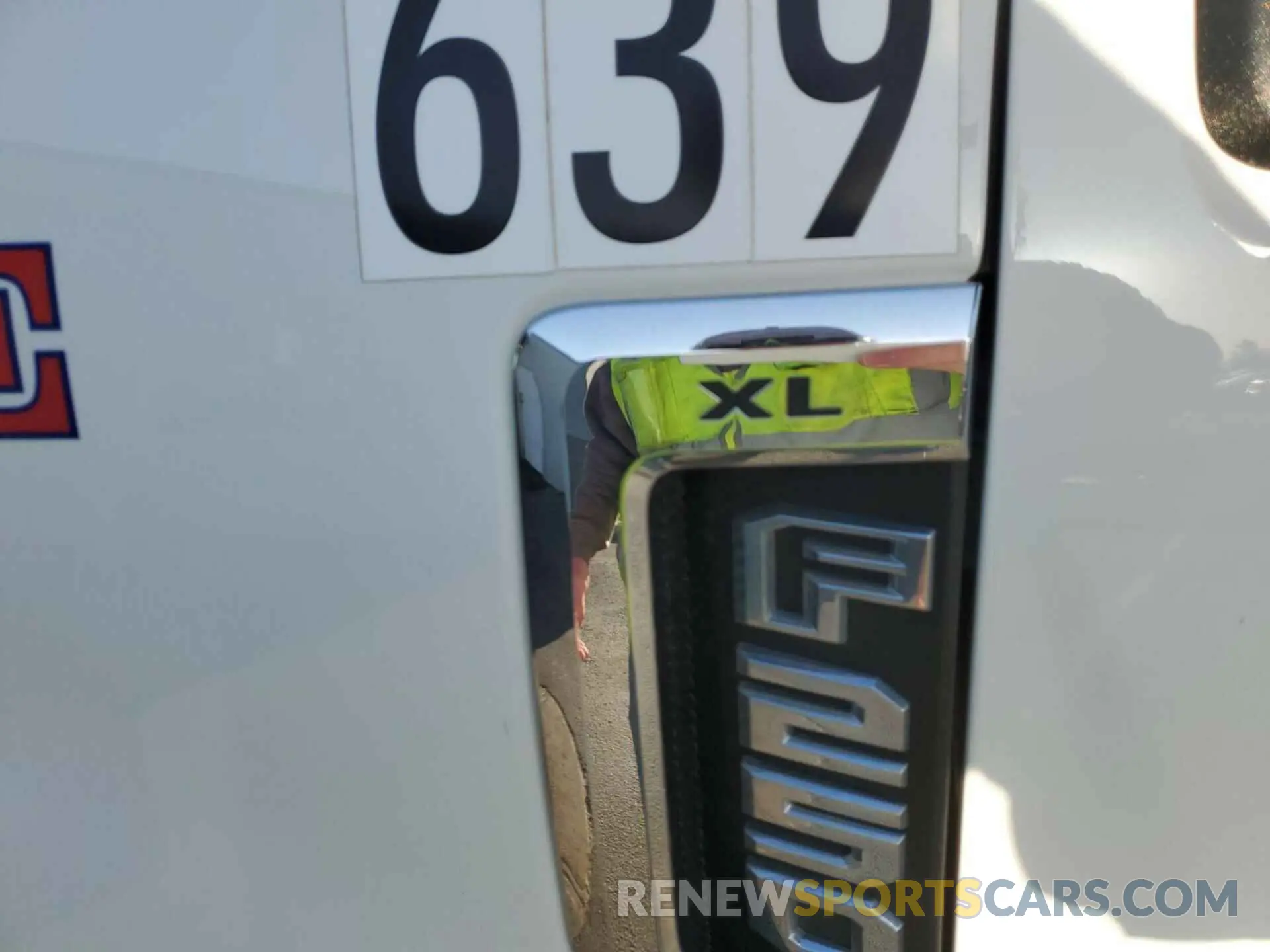 28 Photograph of a damaged car 1FTBF2B66LED41639 FORD F250 2020