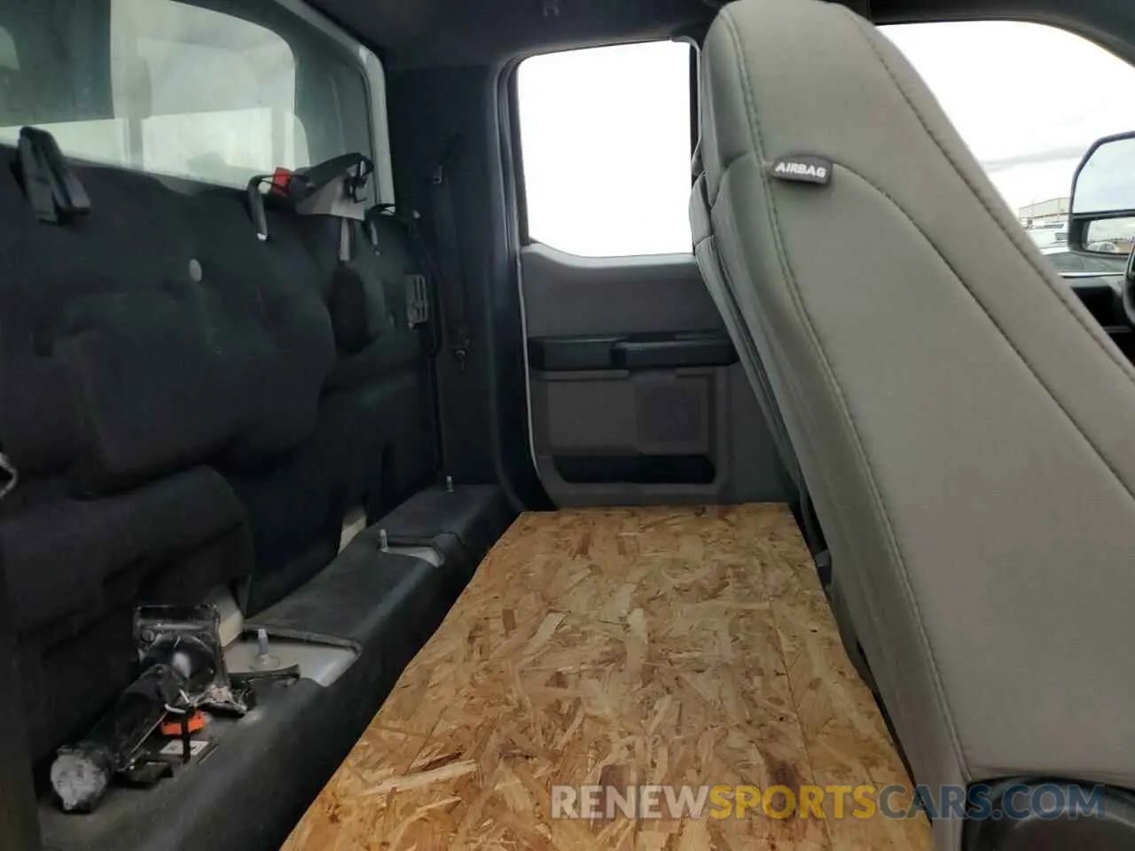 10 Photograph of a damaged car 1FT7X2B66MEC72939 FORD F250 2021