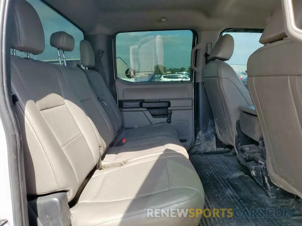 10 Photograph of a damaged car 1FT7W2BT1NEE82374 FORD F250 2022