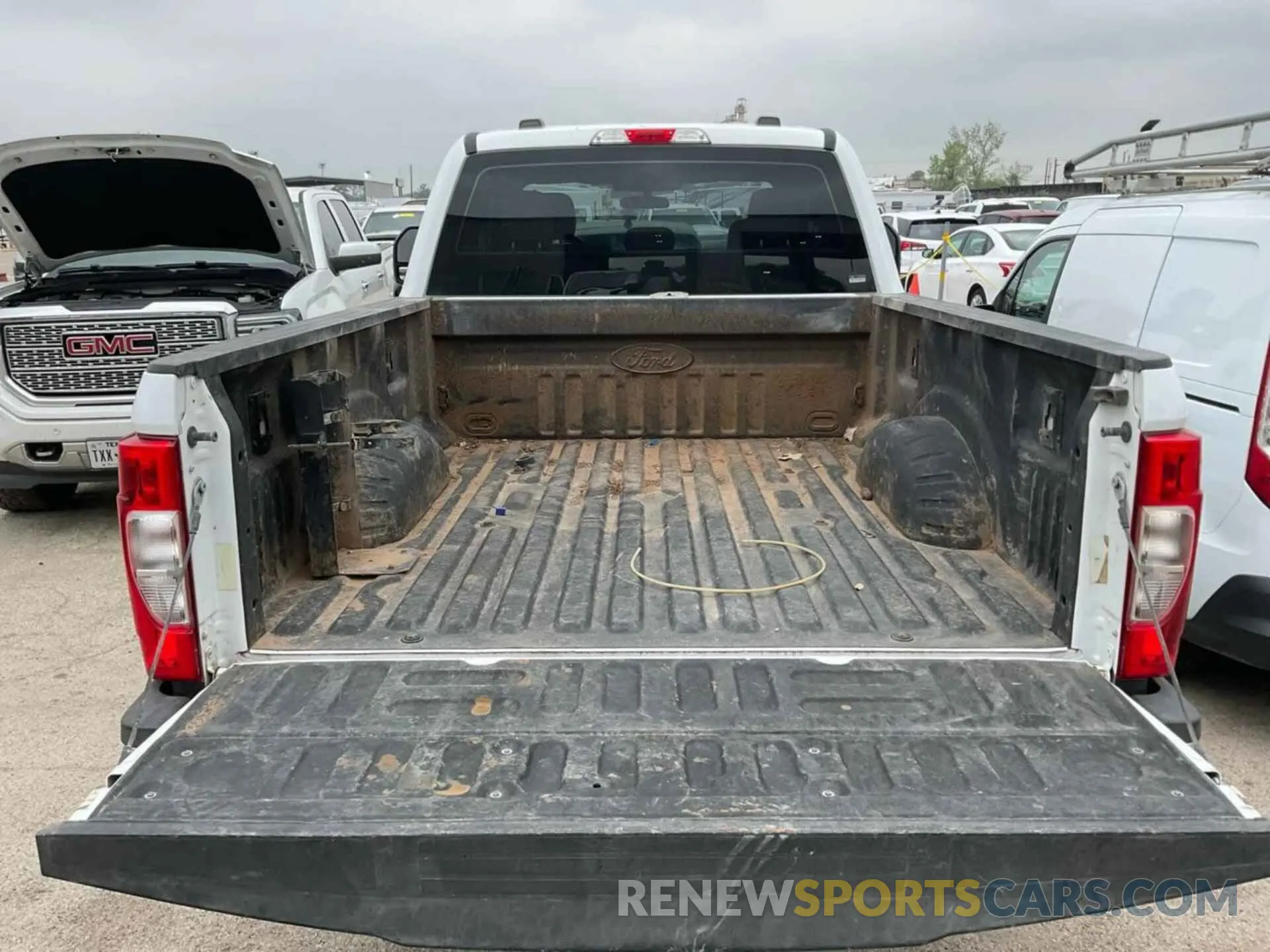 13 Photograph of a damaged car 1FT7X2B63NEE90693 FORD F250 2022