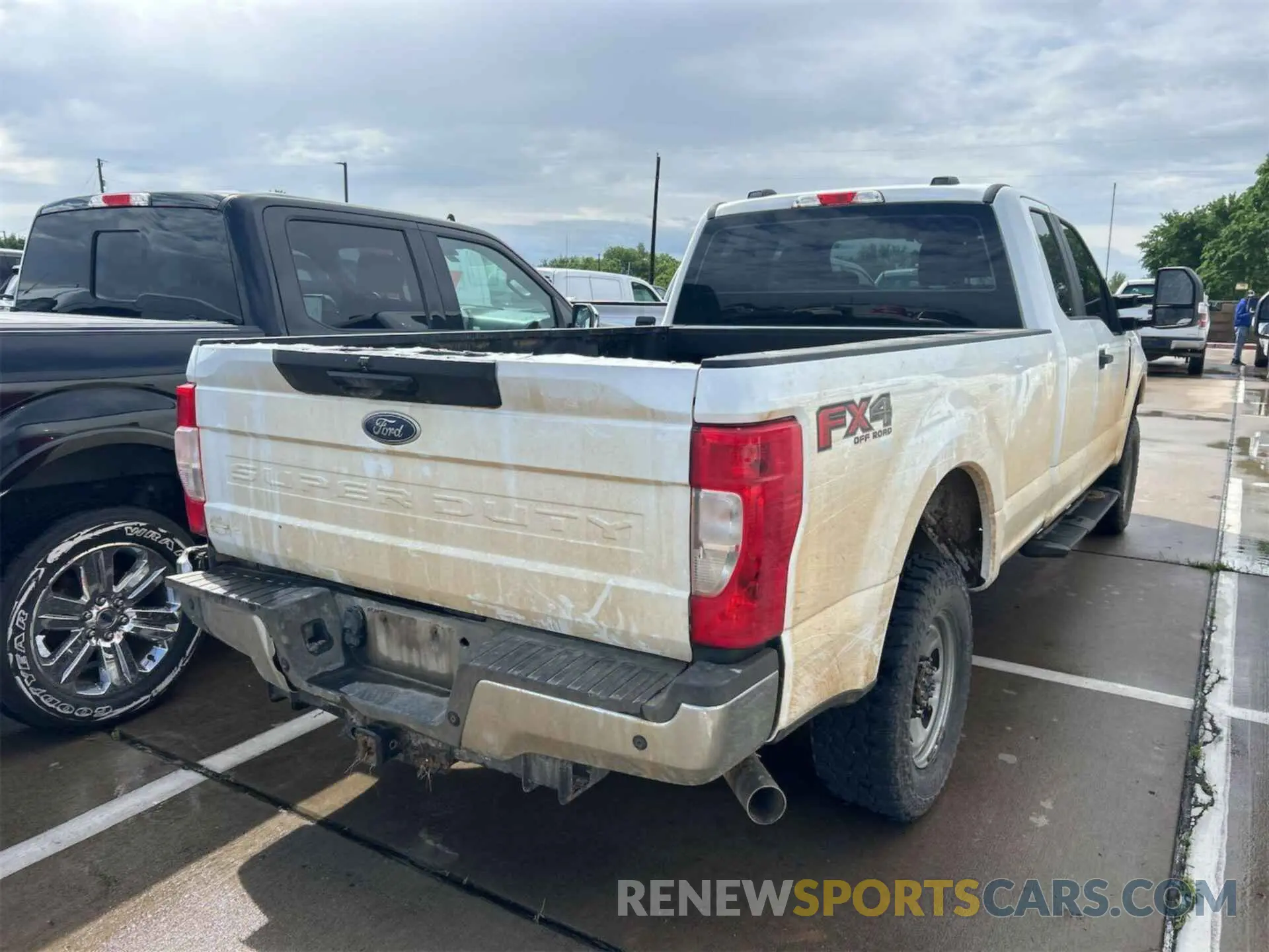 11 Photograph of a damaged car 1FT7X2BN1NED45630 FORD F250 2022