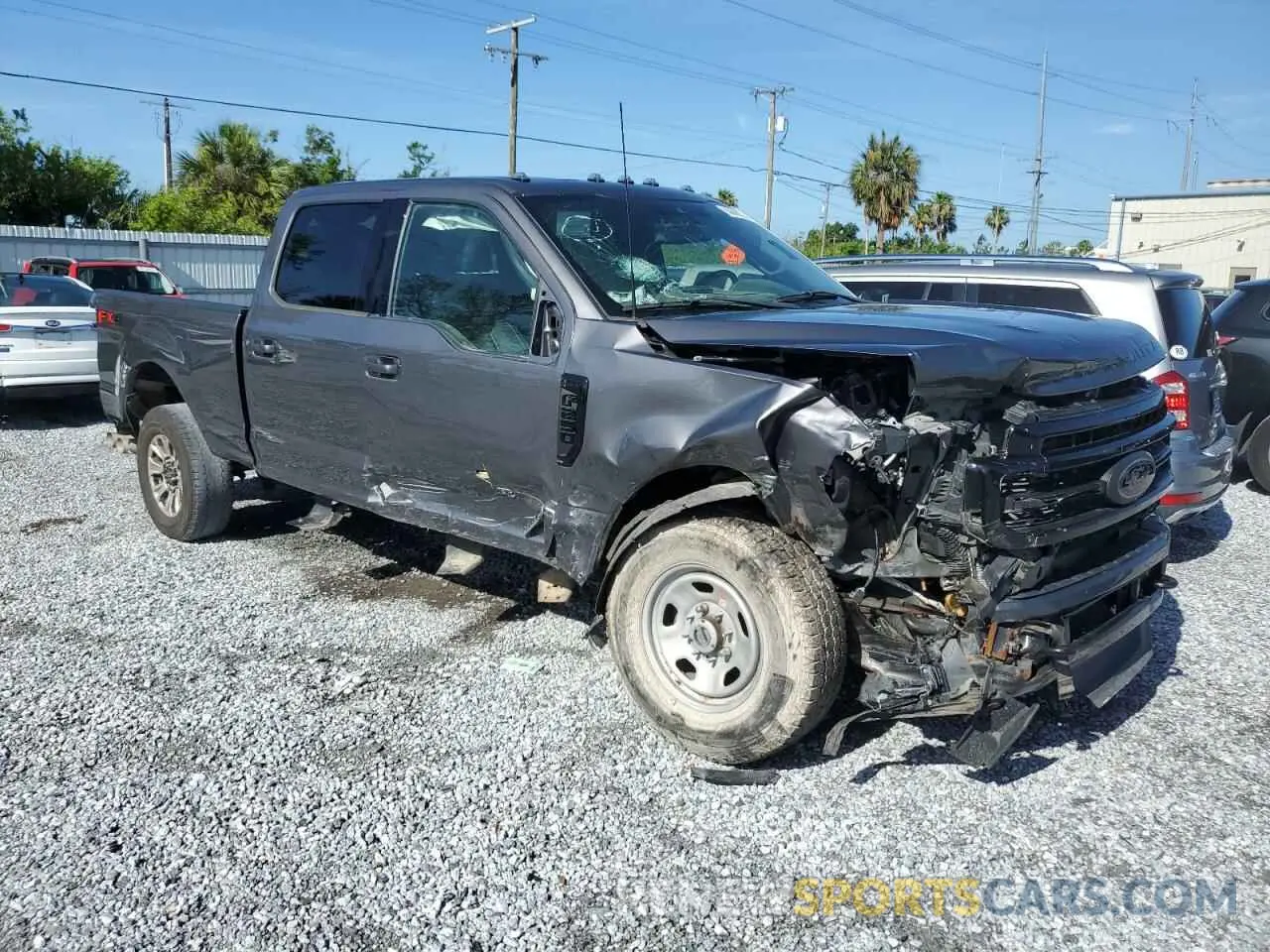 4 Photograph of a damaged car 1FT8W2BT1NED86930 FORD F250 2022