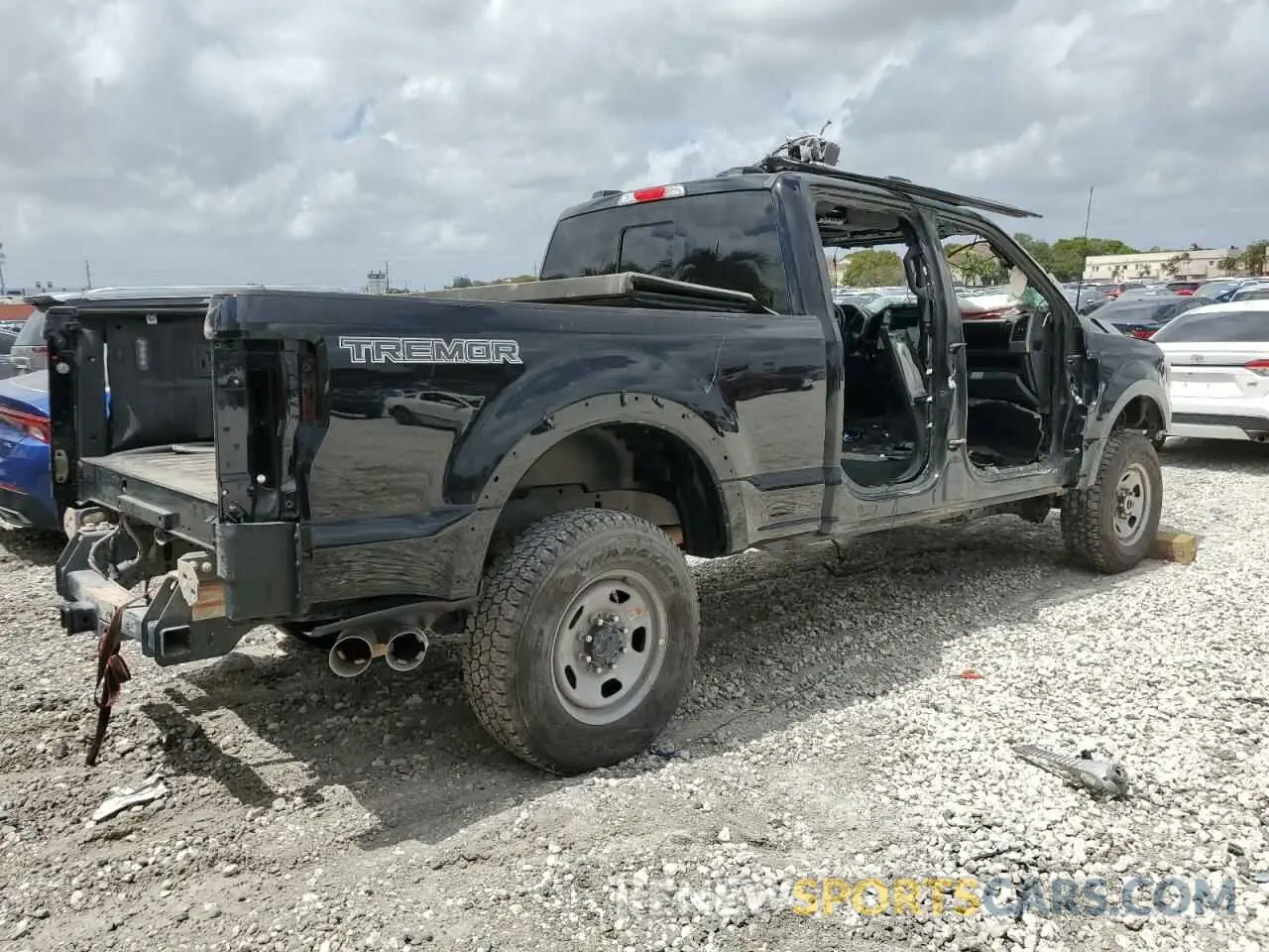 3 Фотография поврежденного автомобиля 1FT8W2BT6NEC98200 FORD F250 2022