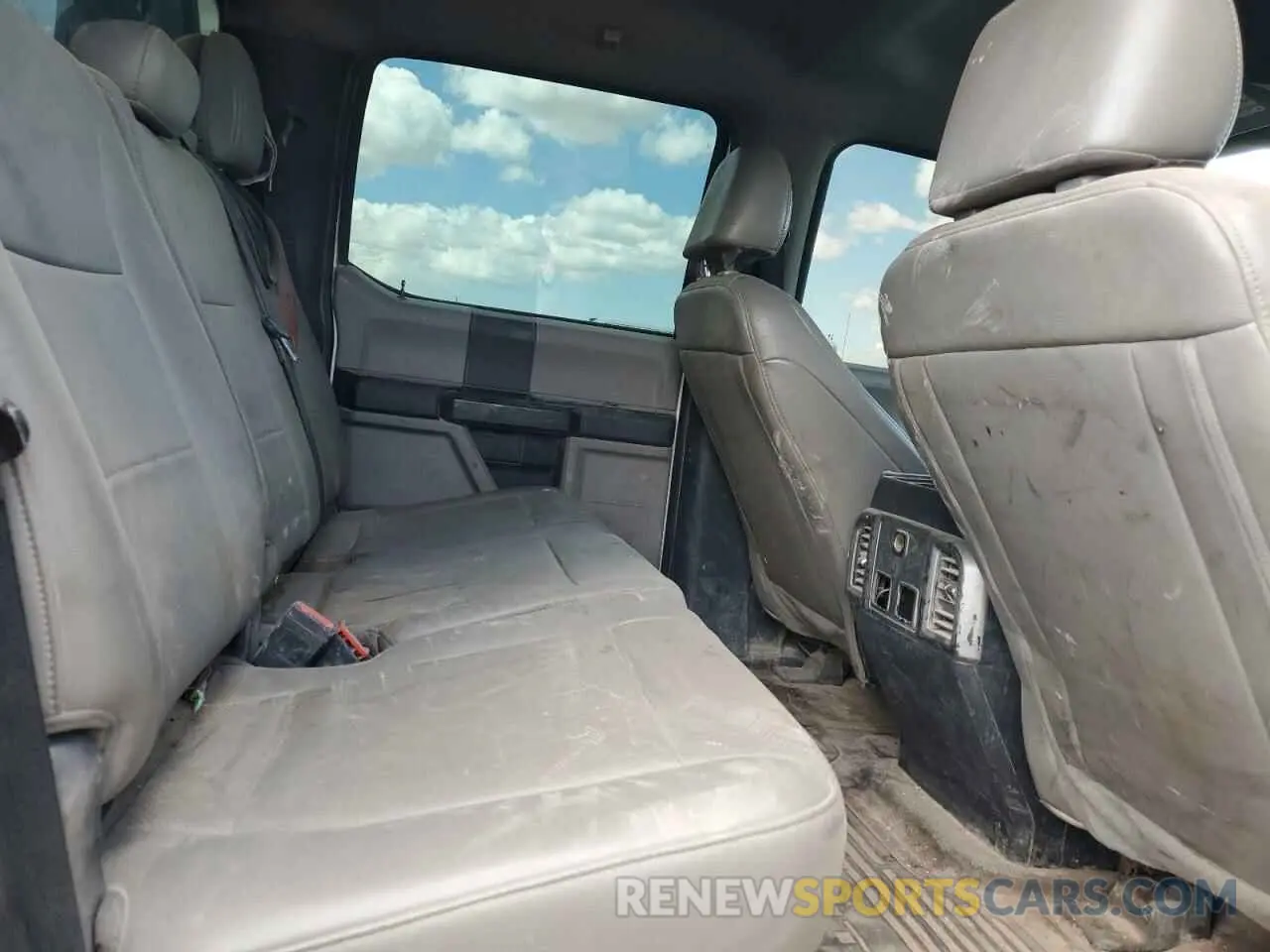 10 Photograph of a damaged car 1FT8W2BT6NED06215 FORD F250 2022
