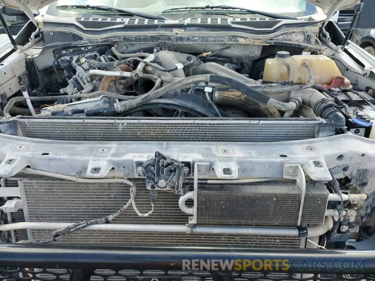 11 Photograph of a damaged car 1FT8W2BT6NED06215 FORD F250 2022