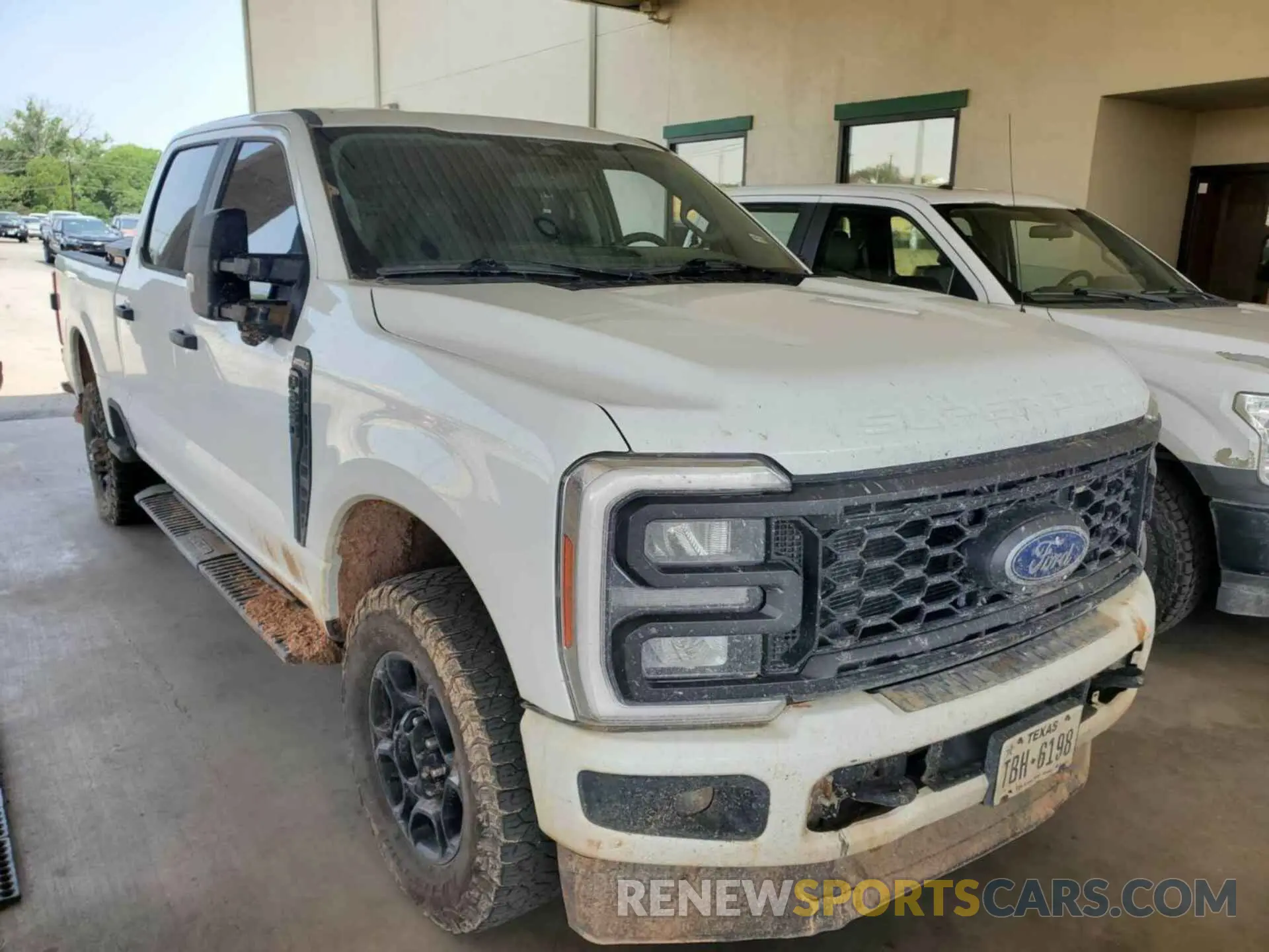 14 Photograph of a damaged car 1FT8W2BN5PEC99309 FORD F250 2023