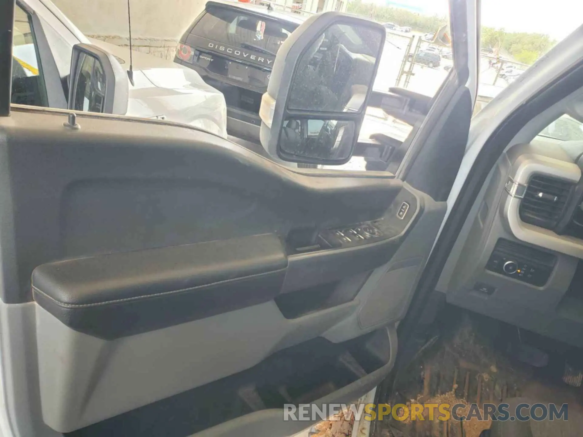 21 Photograph of a damaged car 1FT8W2BN5PEC99309 FORD F250 2023