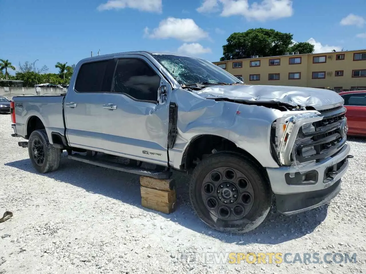 4 Photograph of a damaged car 1FT8W2BT7PEE14071 FORD F250 2023