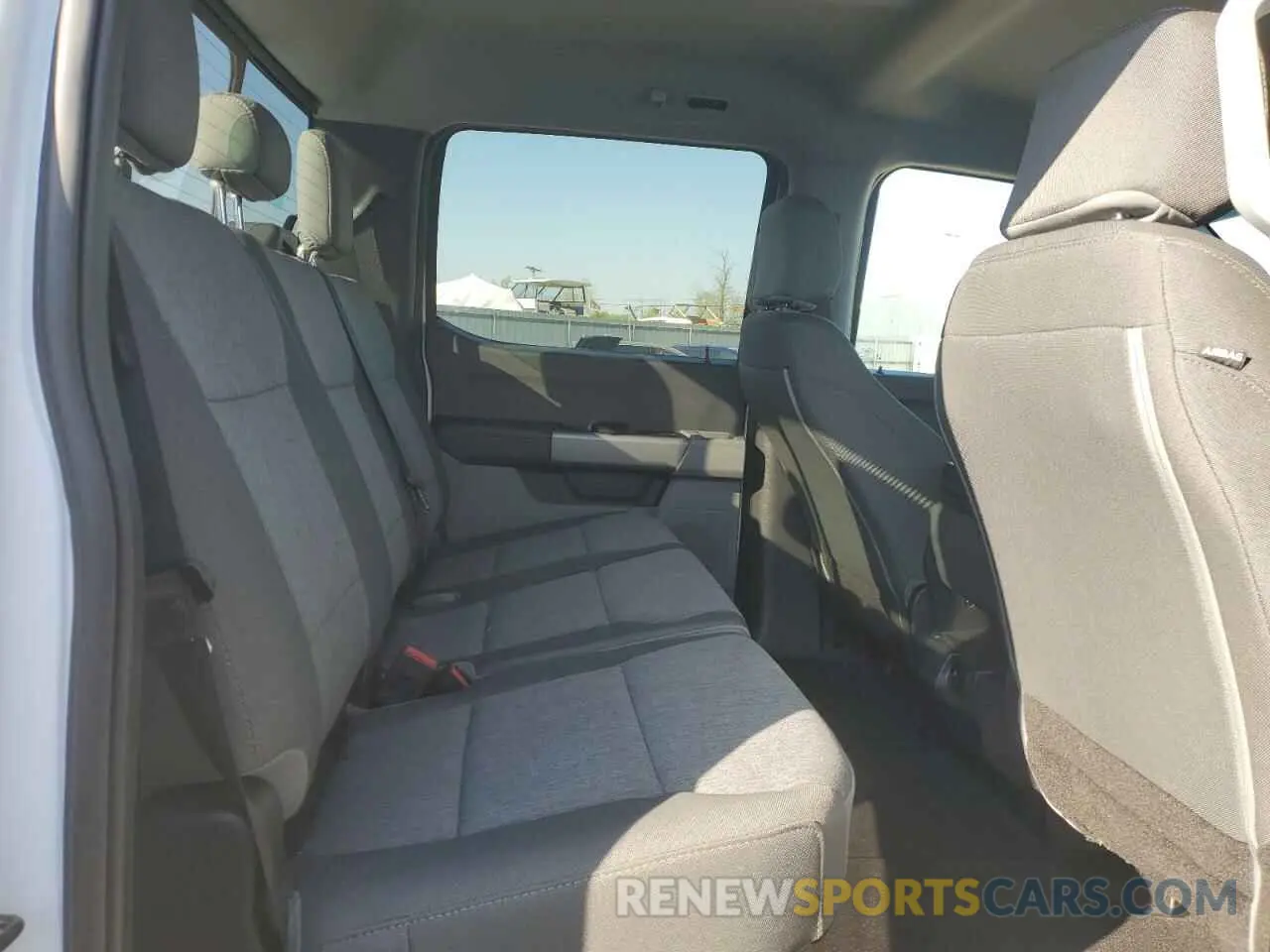 10 Photograph of a damaged car 1FT8W2BA7REE43944 FORD F250 2024